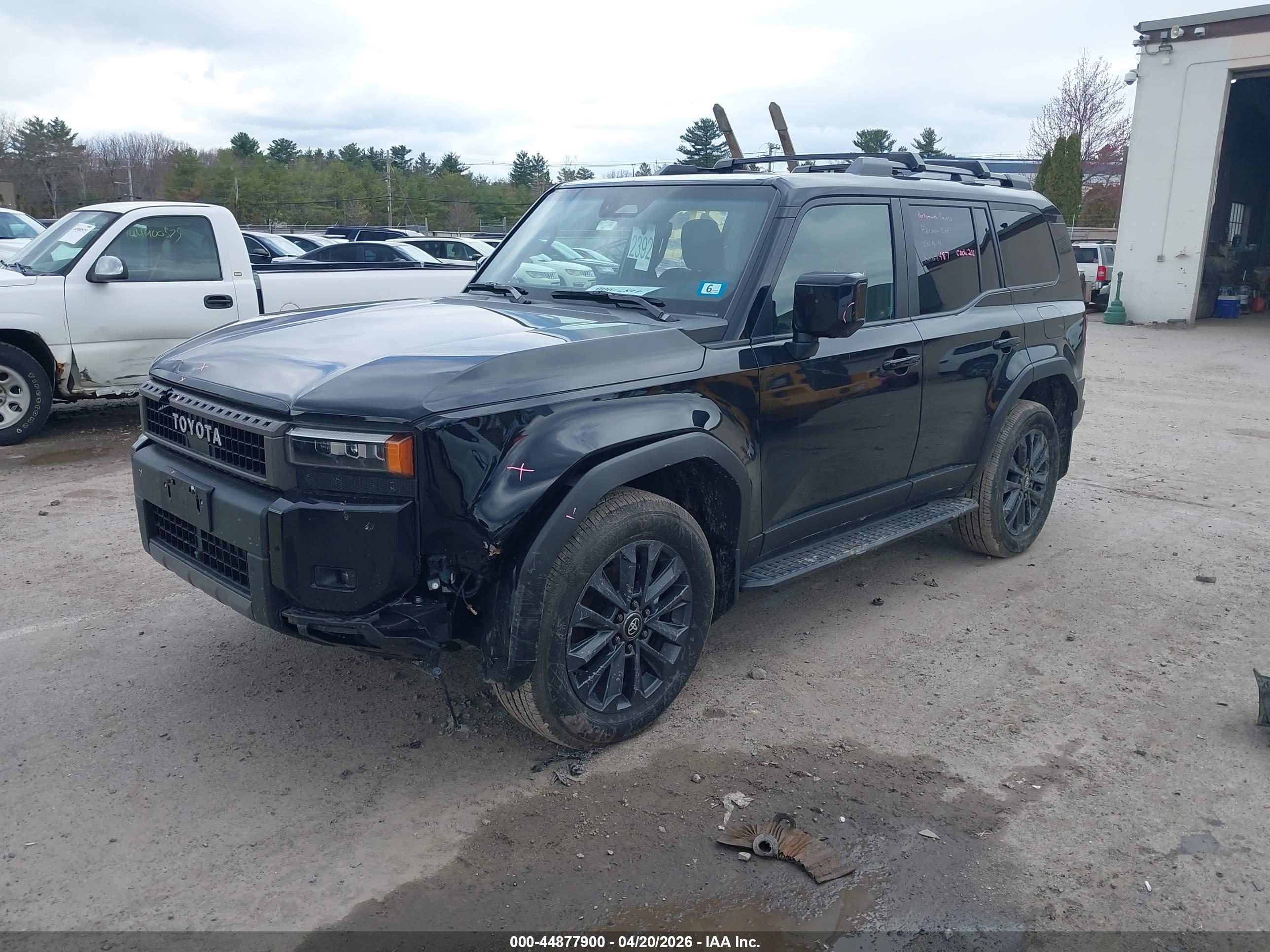 TOYOTA LAND image 2