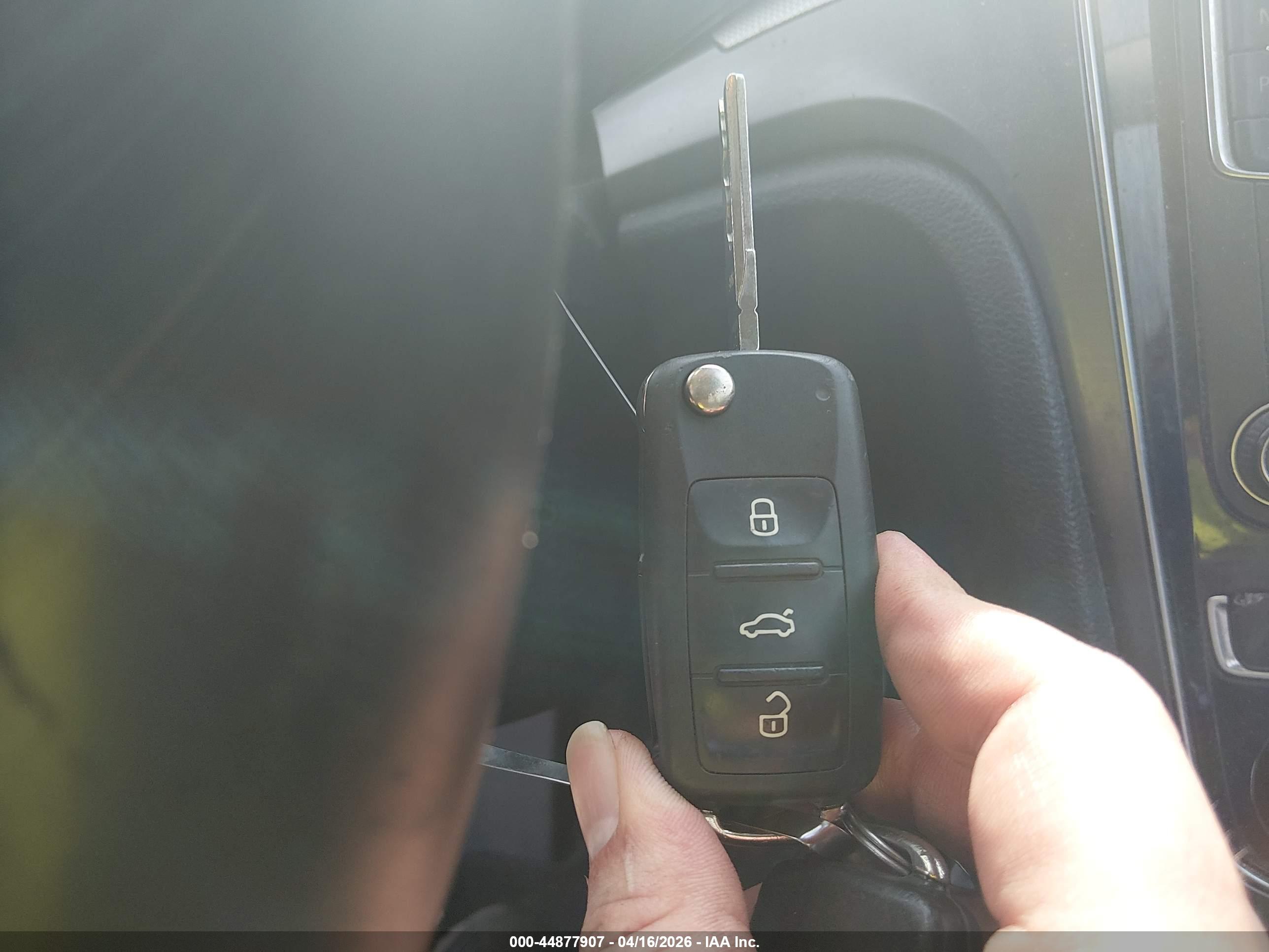VOLKSWAGEN PASSAT image 11
