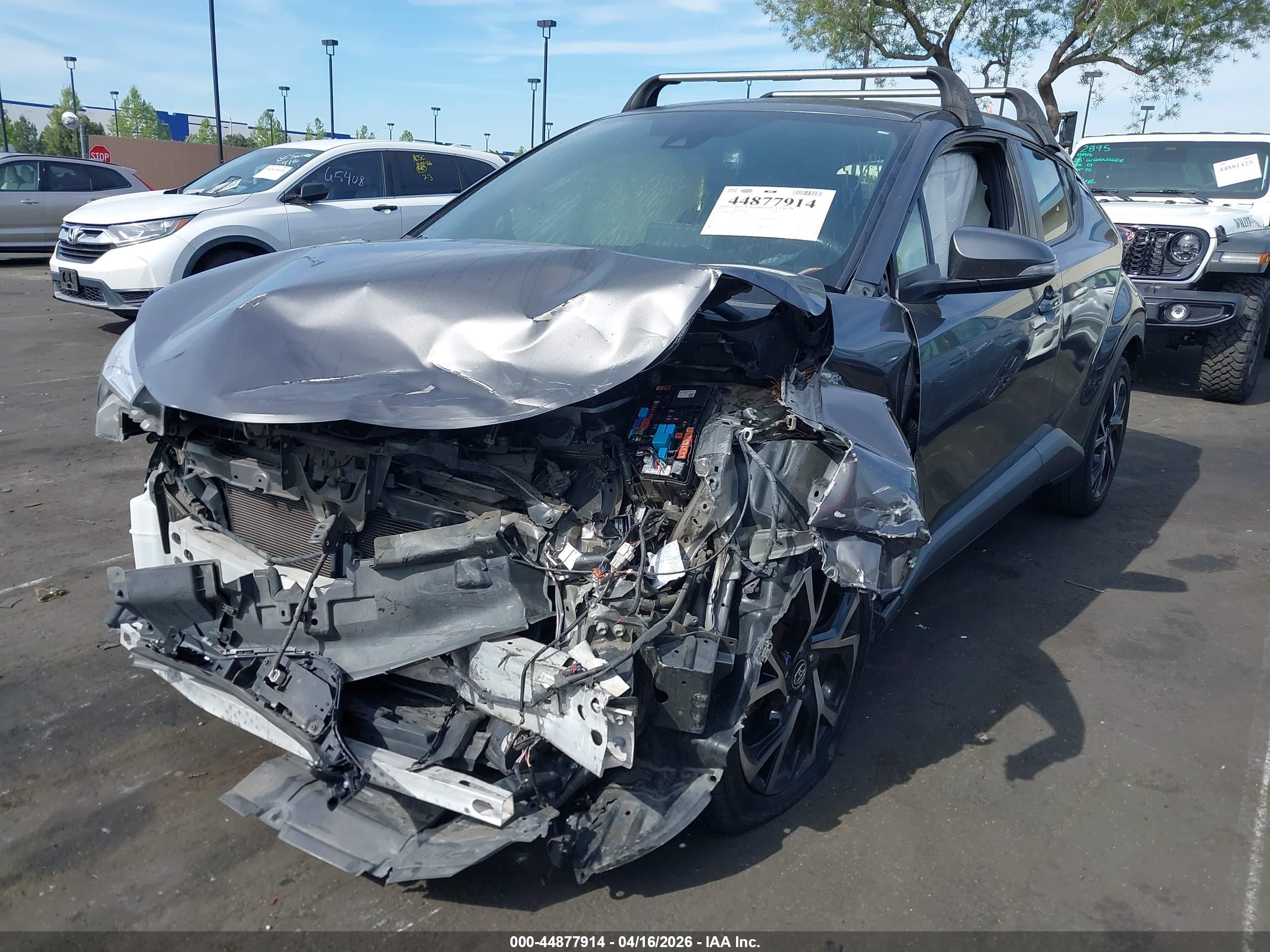 TOYOTA C-HR image 2
