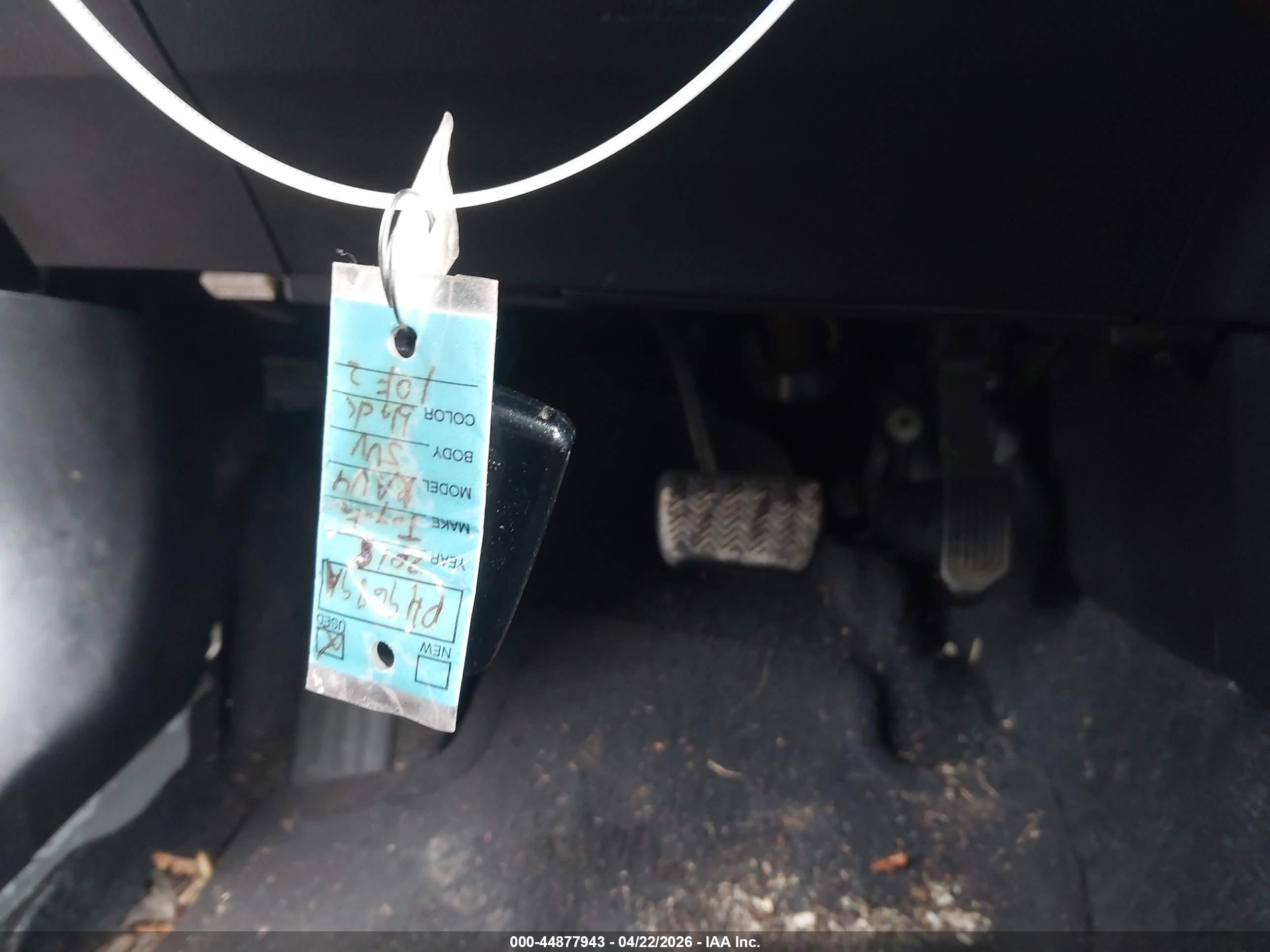 TOYOTA RAV4 image 11