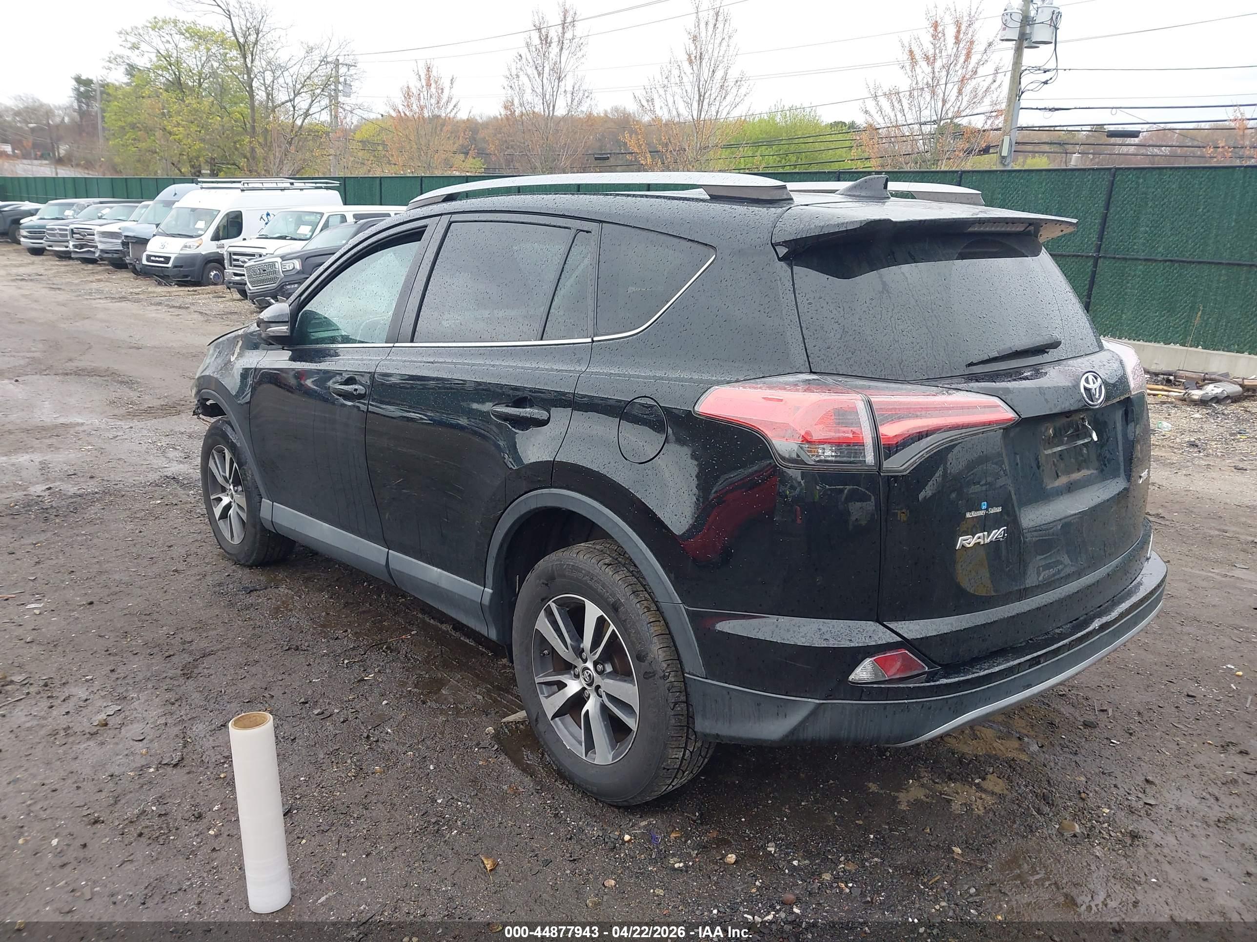 TOYOTA RAV4 image 3