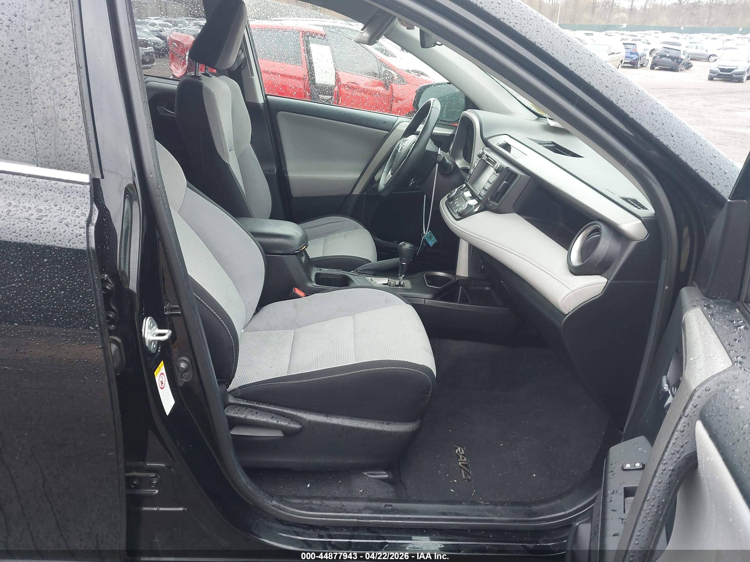 TOYOTA RAV4 image 5
