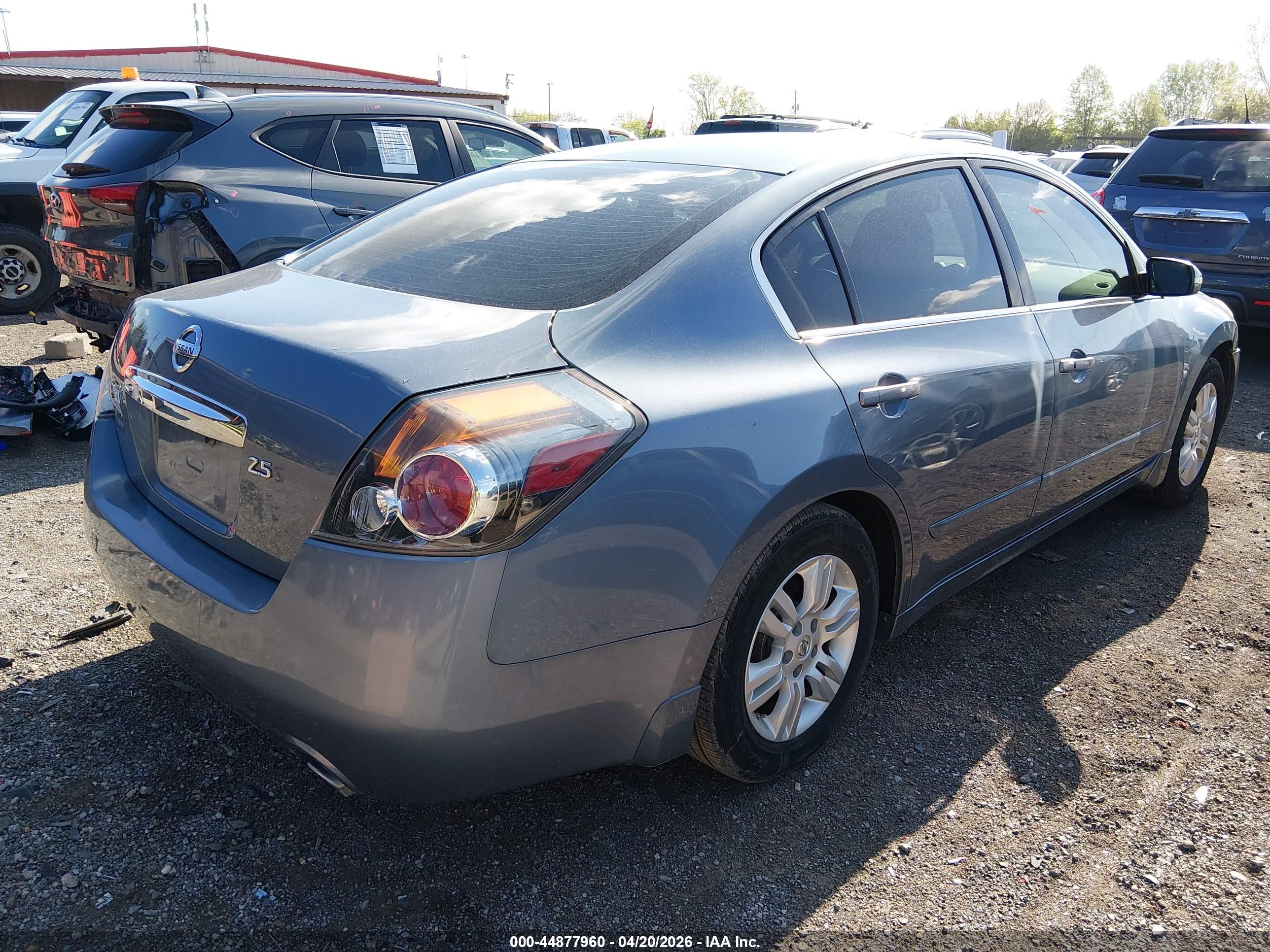NISSAN ALTIMA image 4