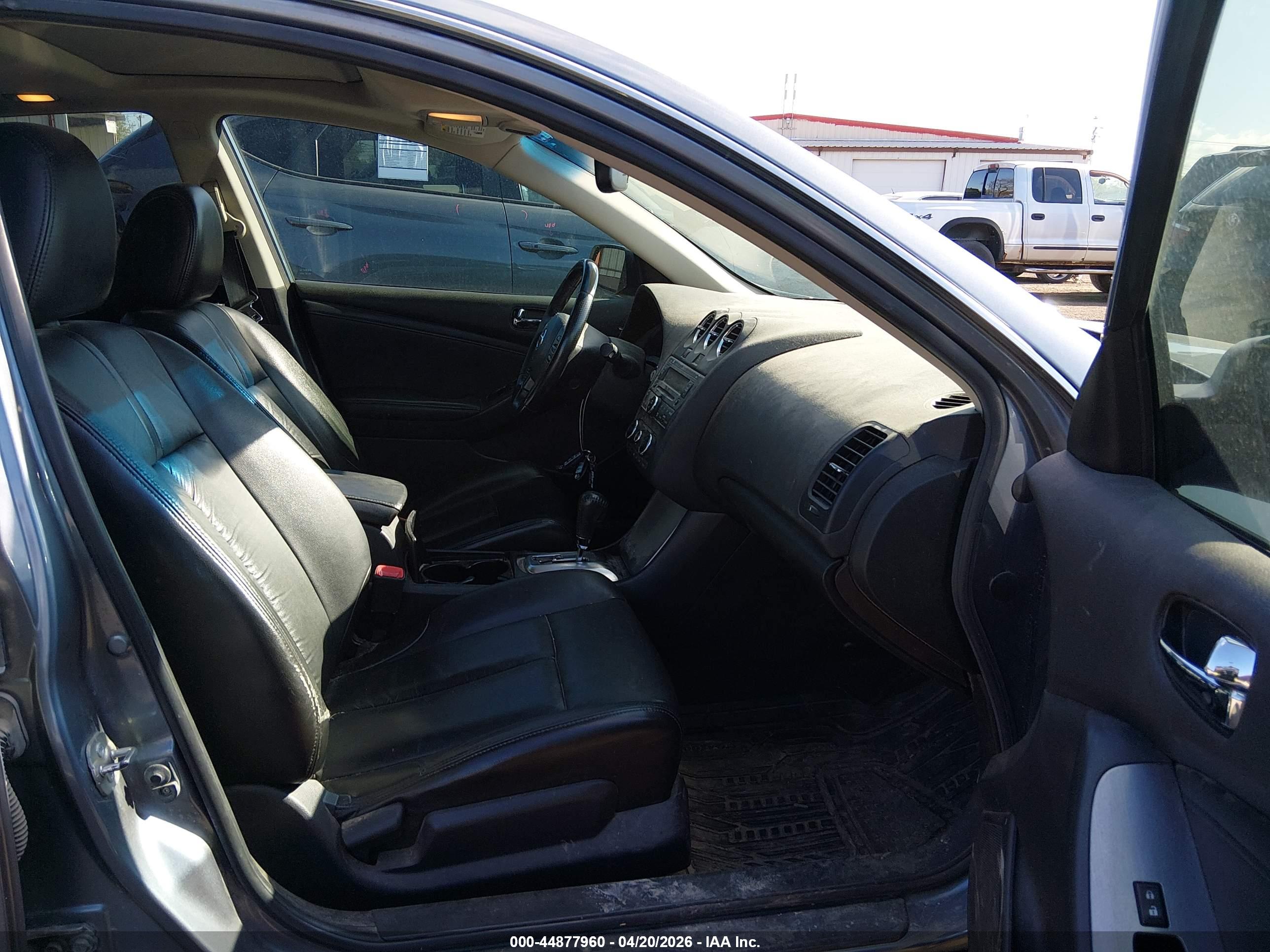 NISSAN ALTIMA image 5