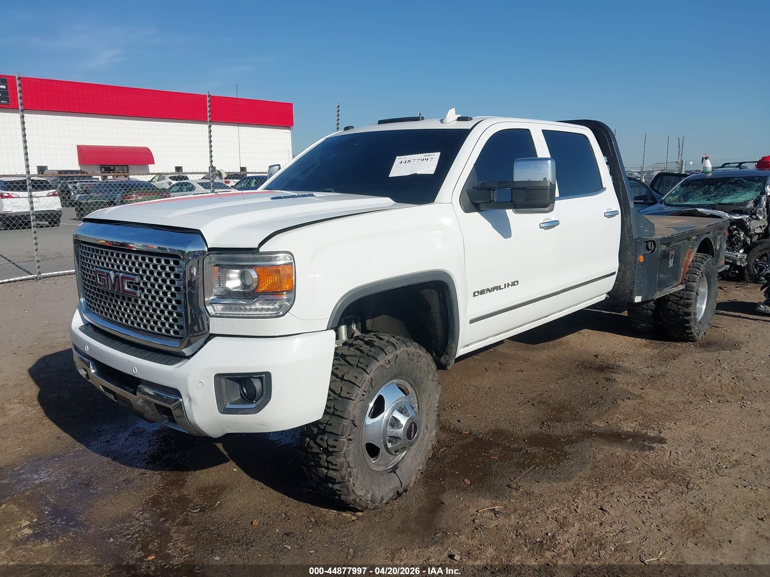 GMC SIERRA image 2