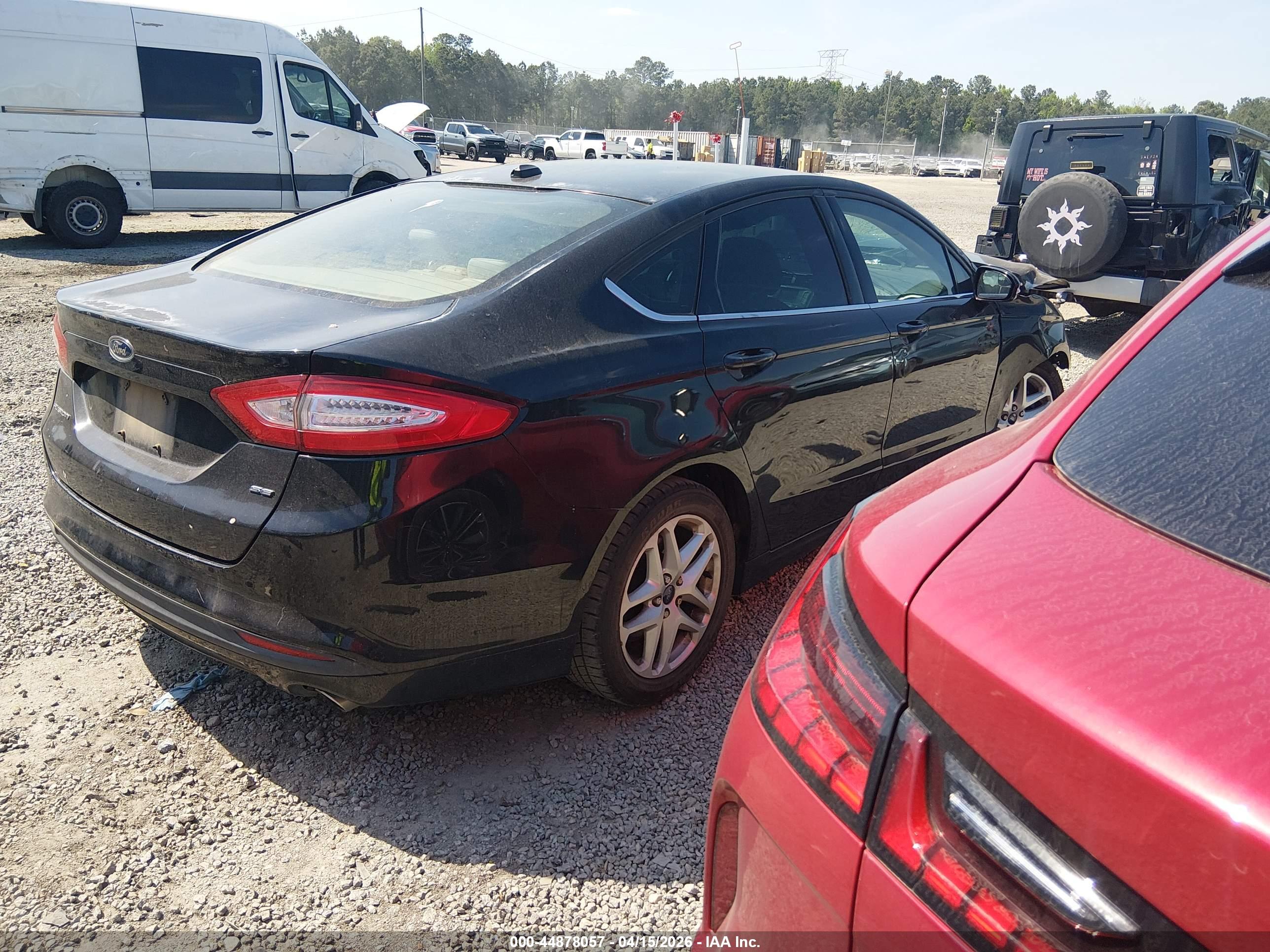 FORD FUSION image 4