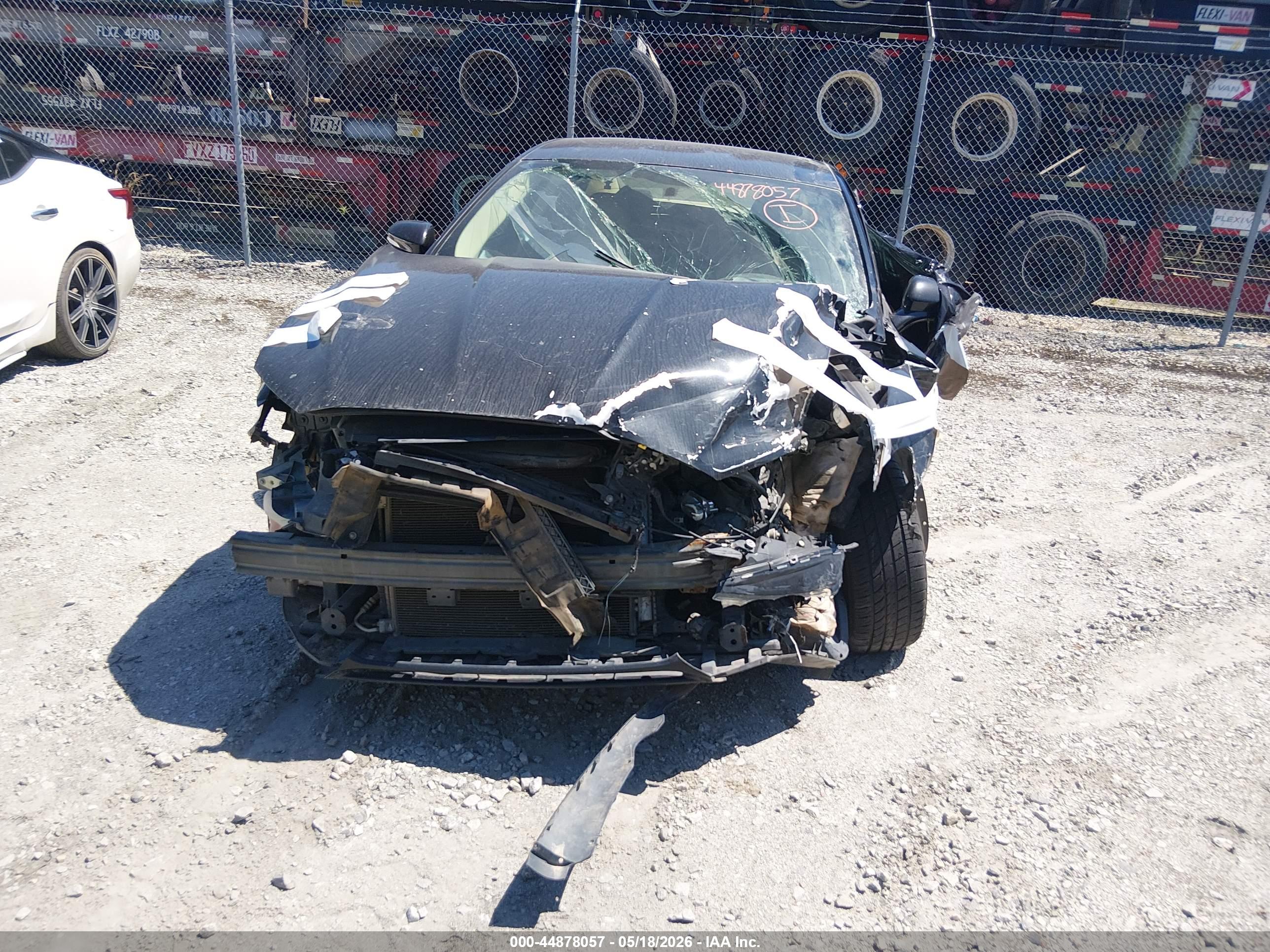FORD FUSION image 6
