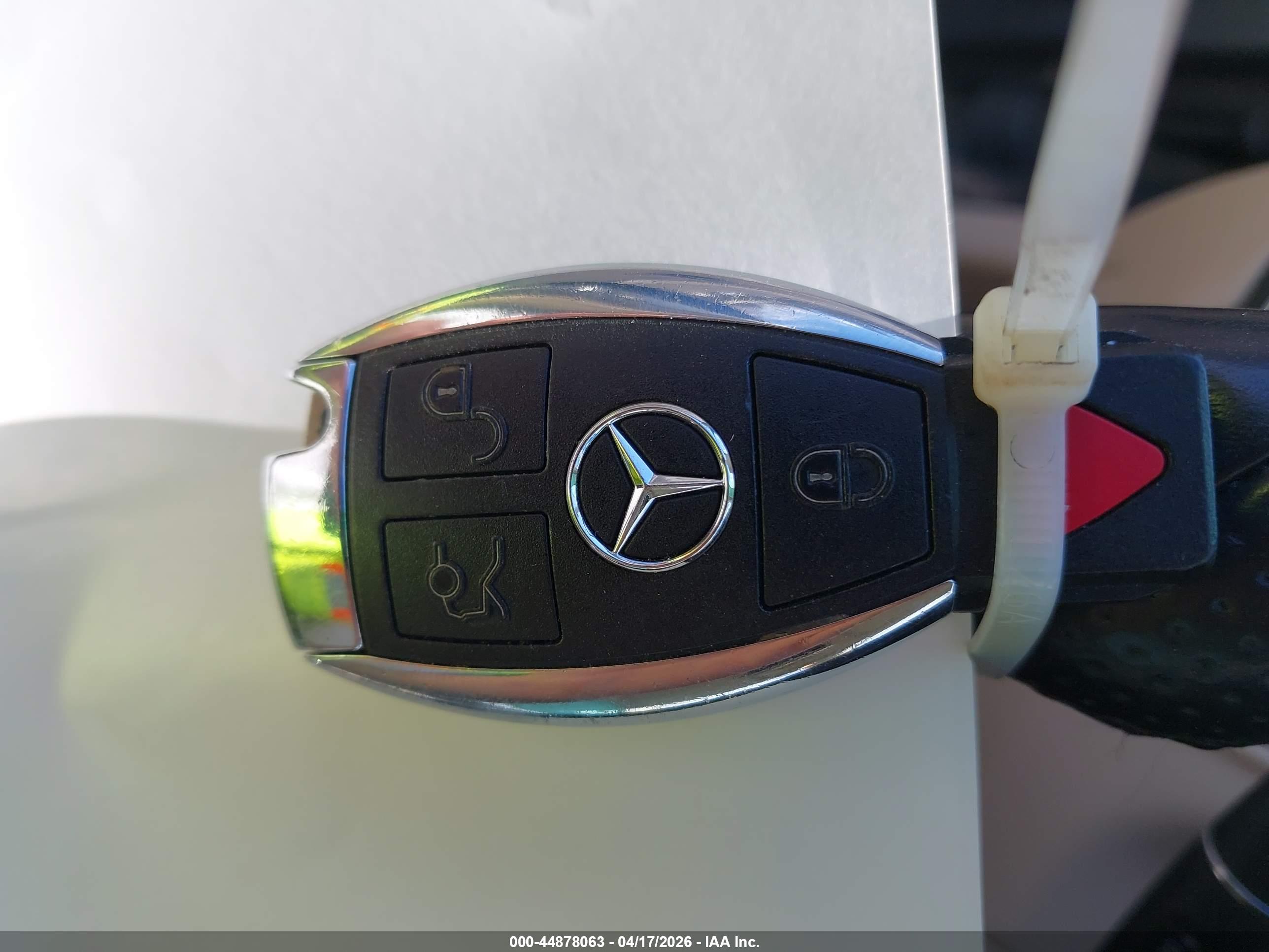 MERCEDES-BENZ GLC image 11