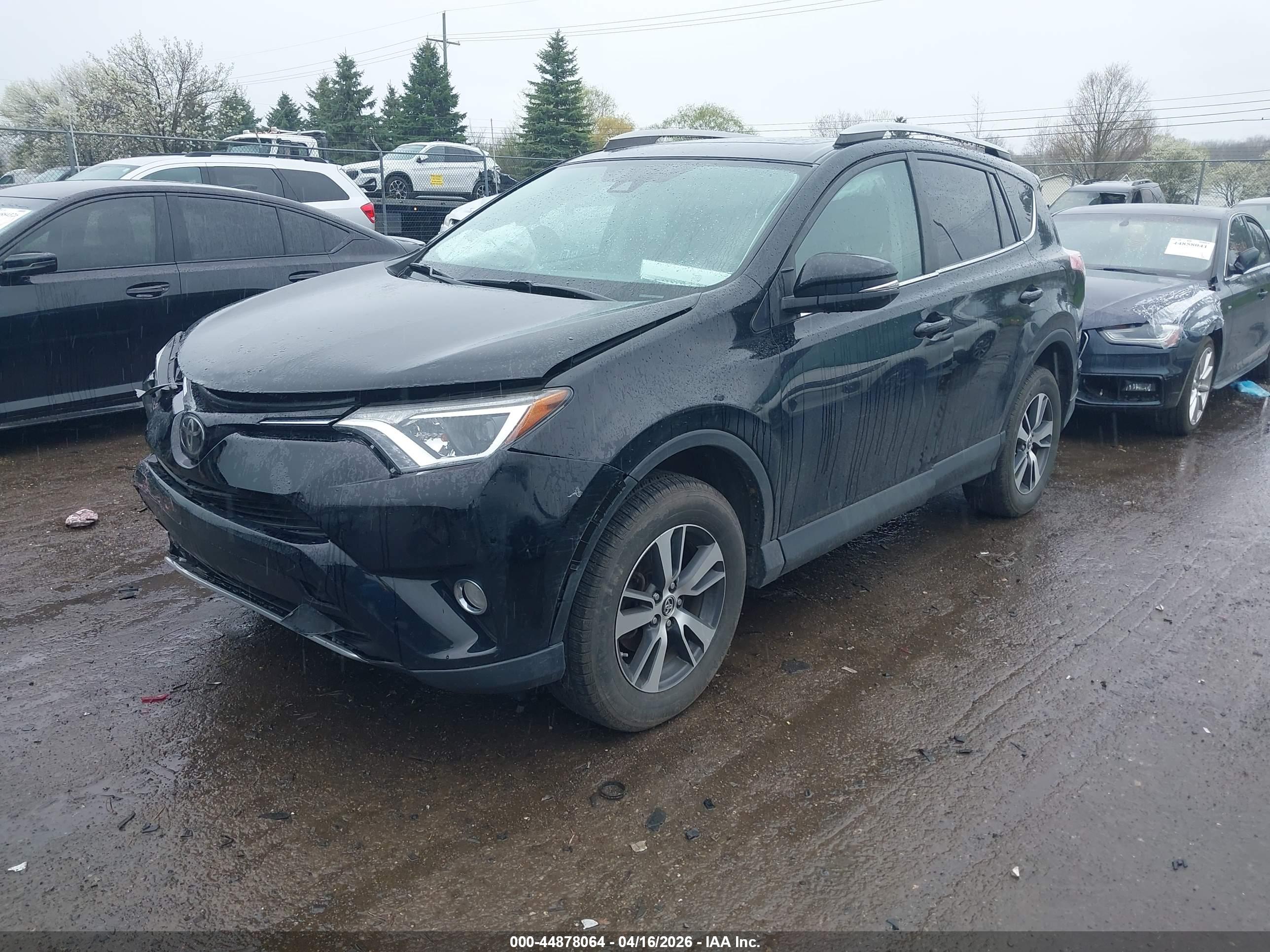TOYOTA RAV4 image 2