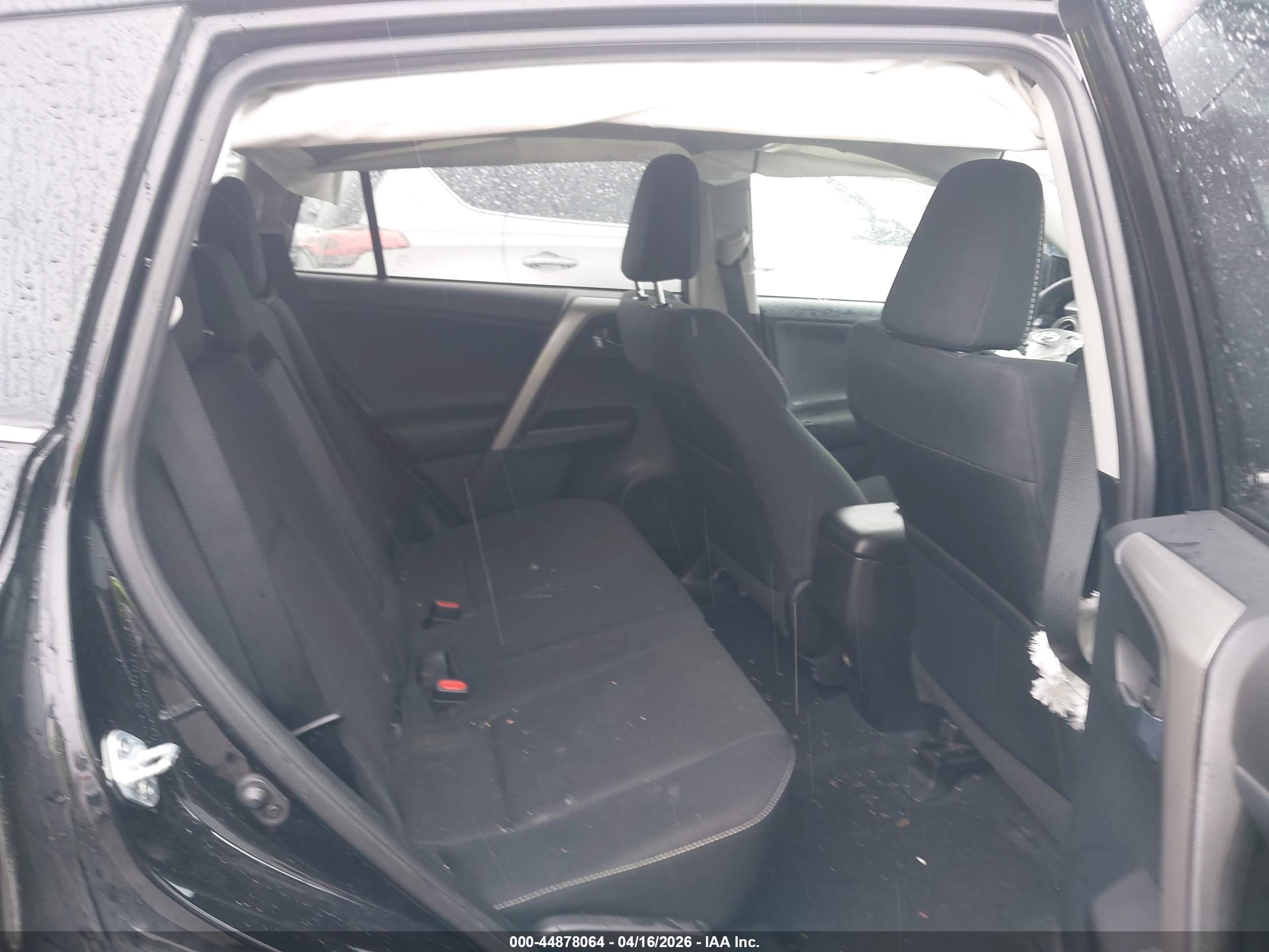 TOYOTA RAV4 image 8