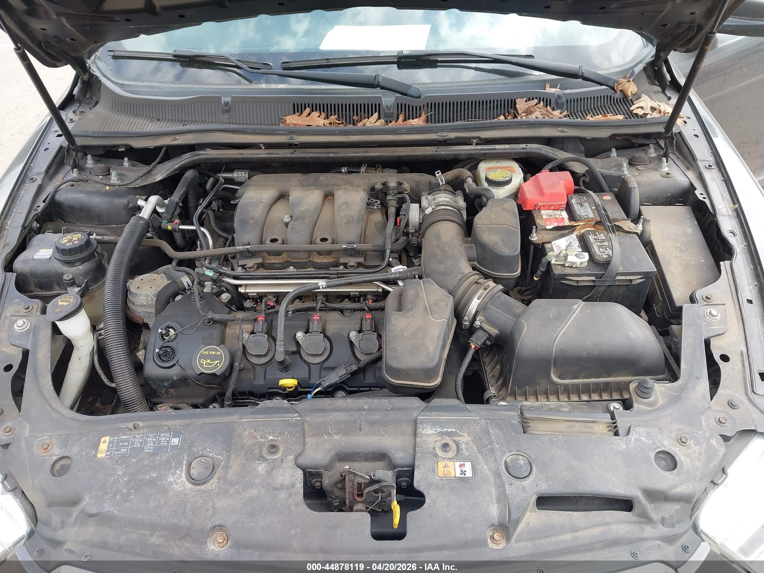 FORD TAURUS image 10