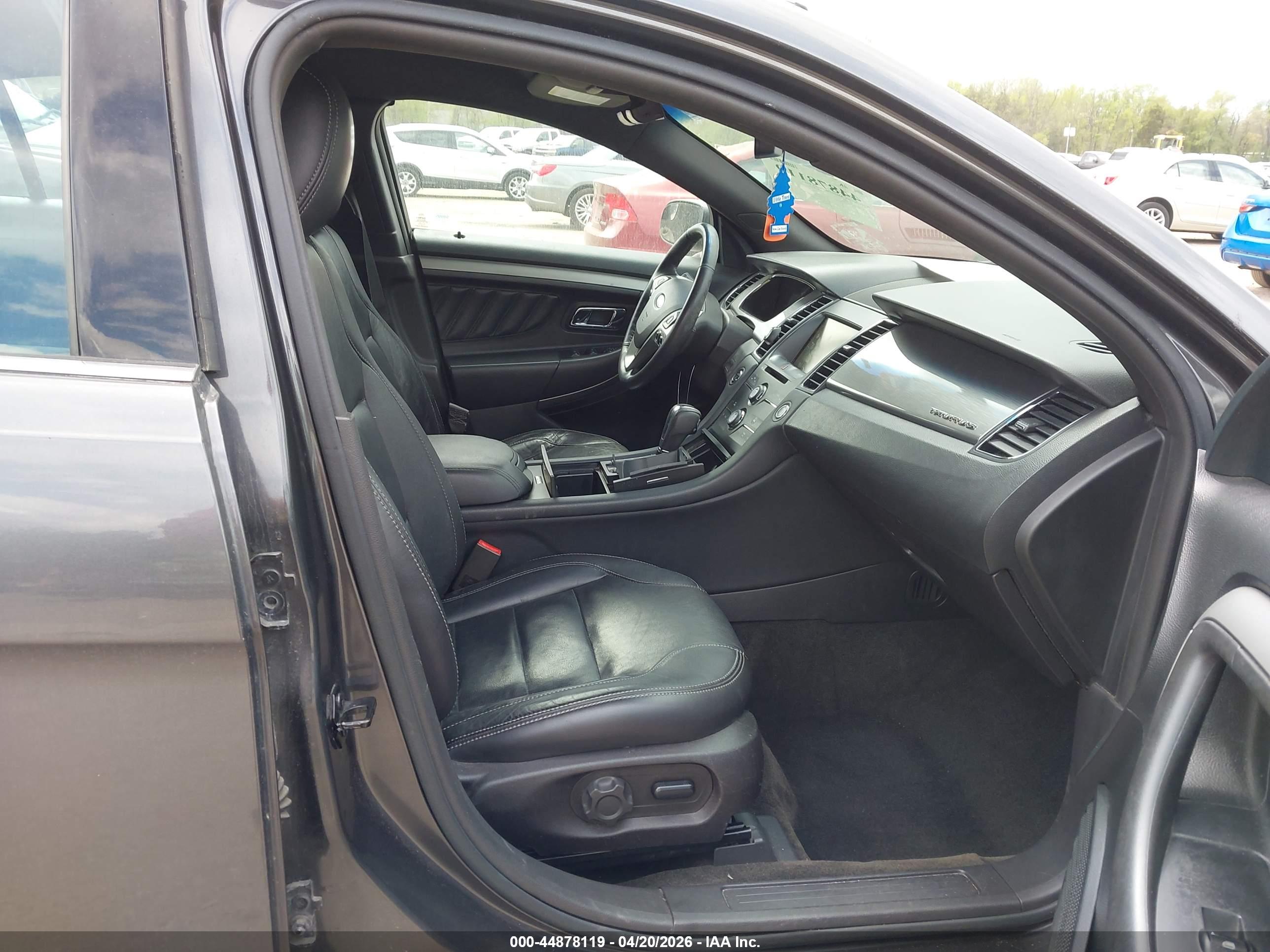 FORD TAURUS image 5