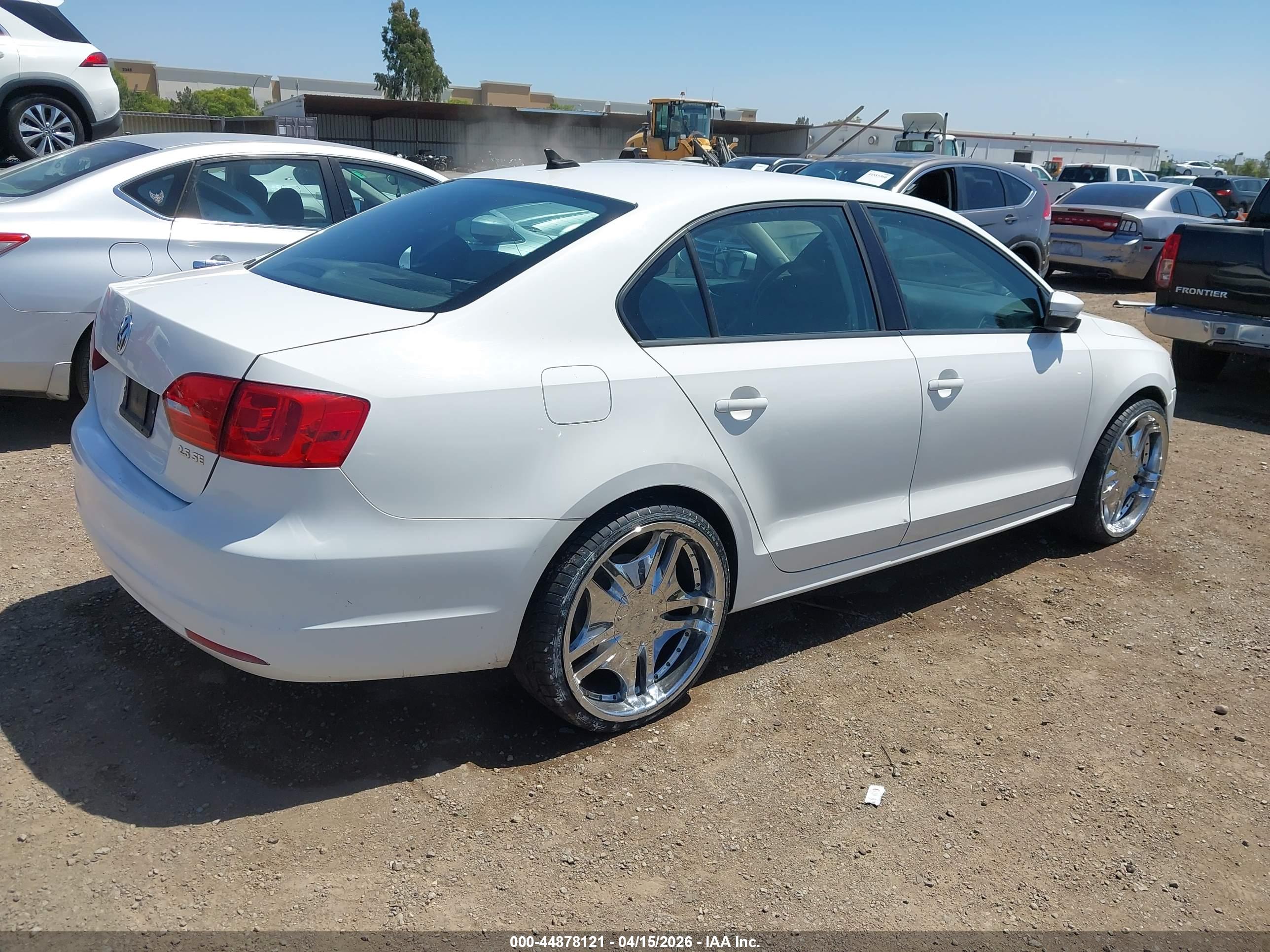 VOLKSWAGEN JETTA image 4