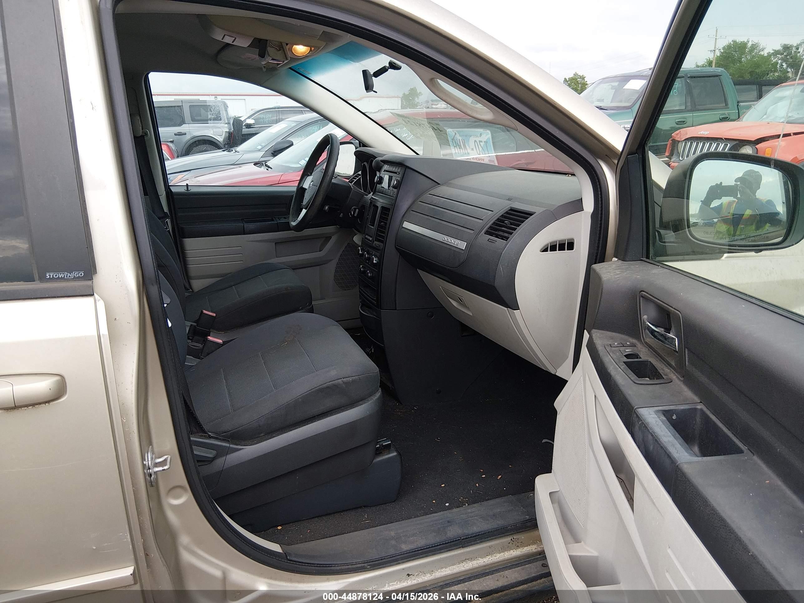 DODGE GRAND image 5