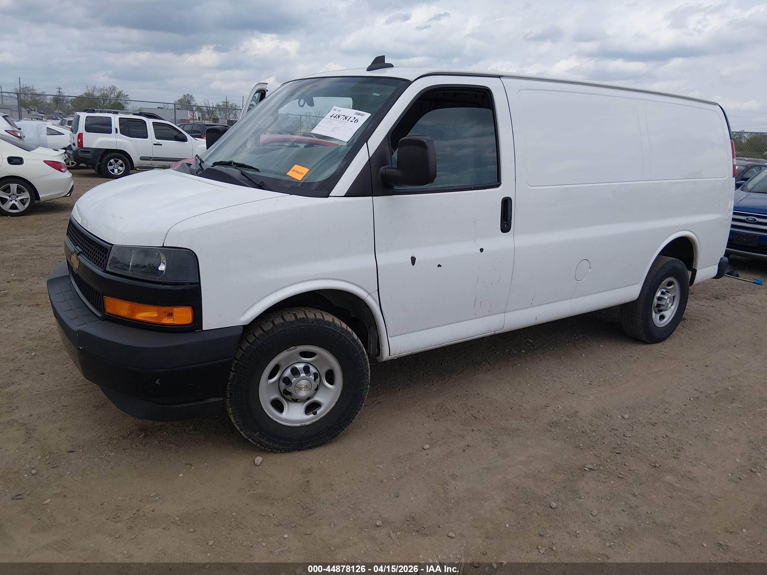 CHEVROLET EXPRESS image 2