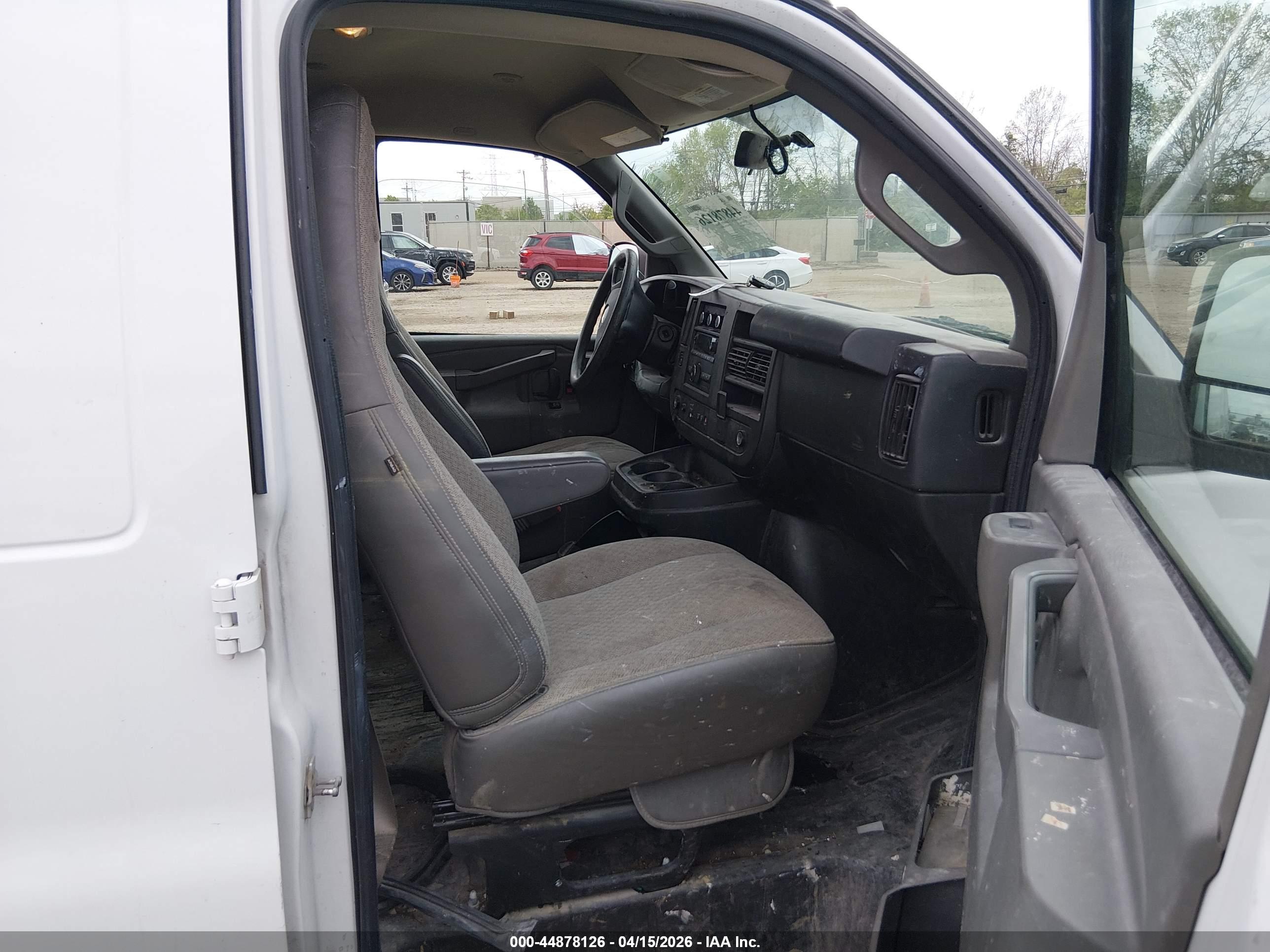 CHEVROLET EXPRESS image 5