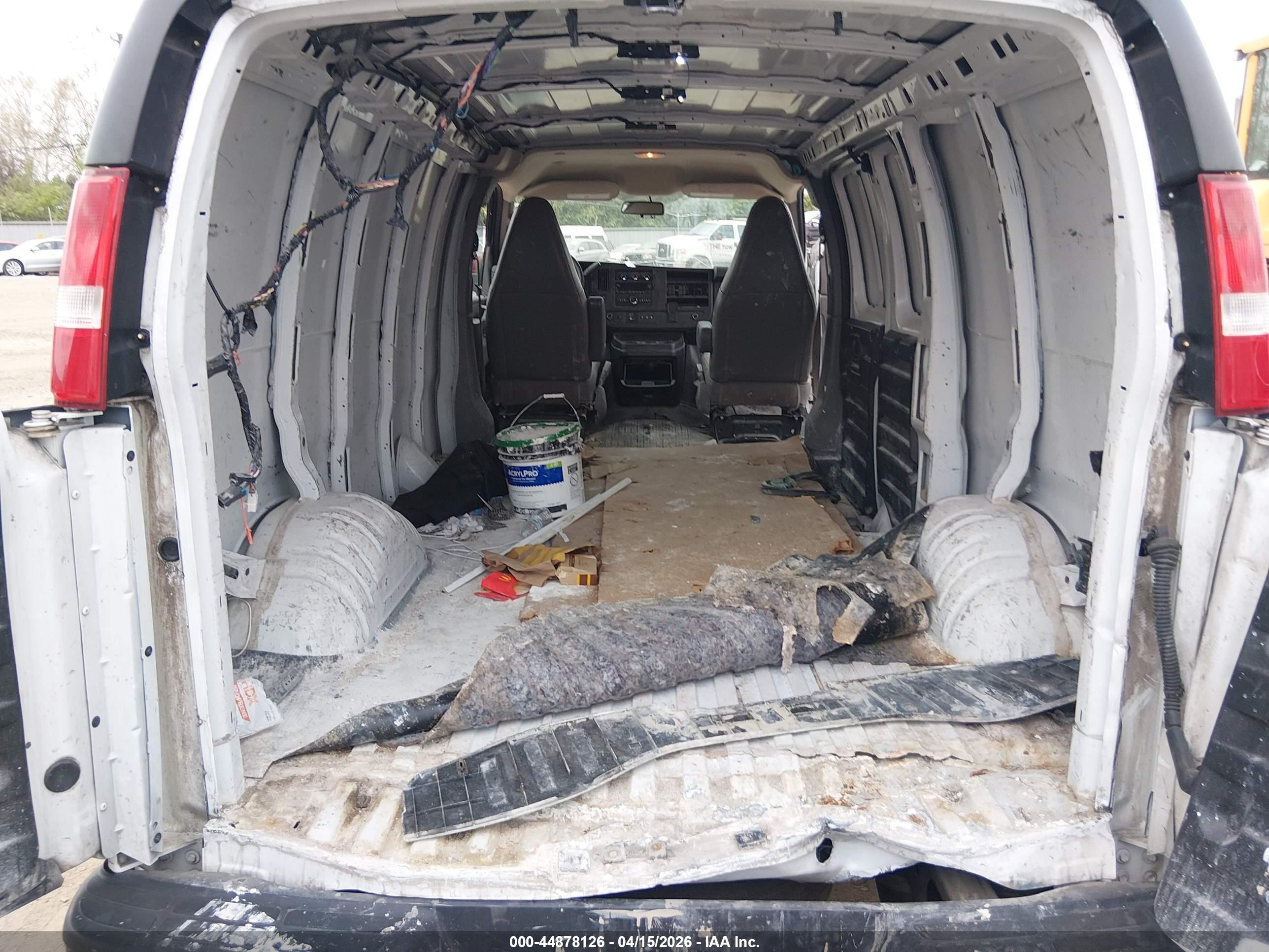 CHEVROLET EXPRESS image 8