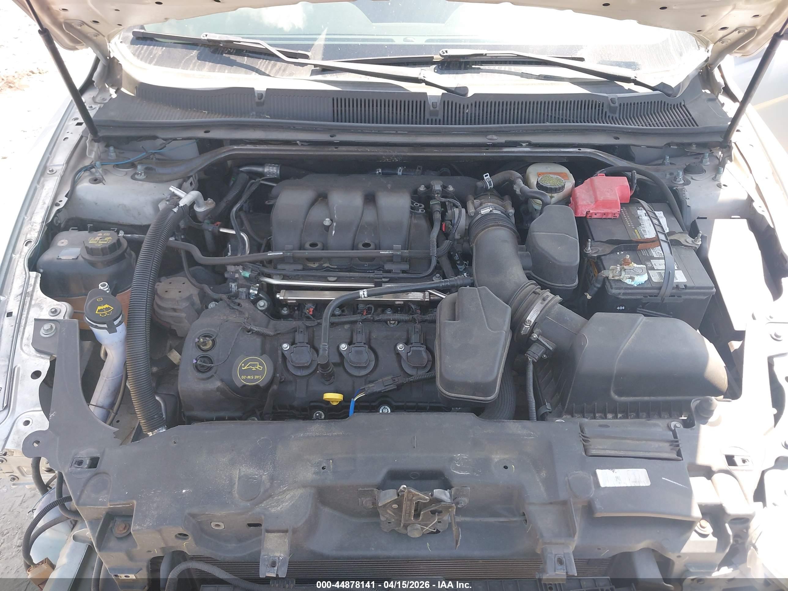 FORD TAURUS image 10