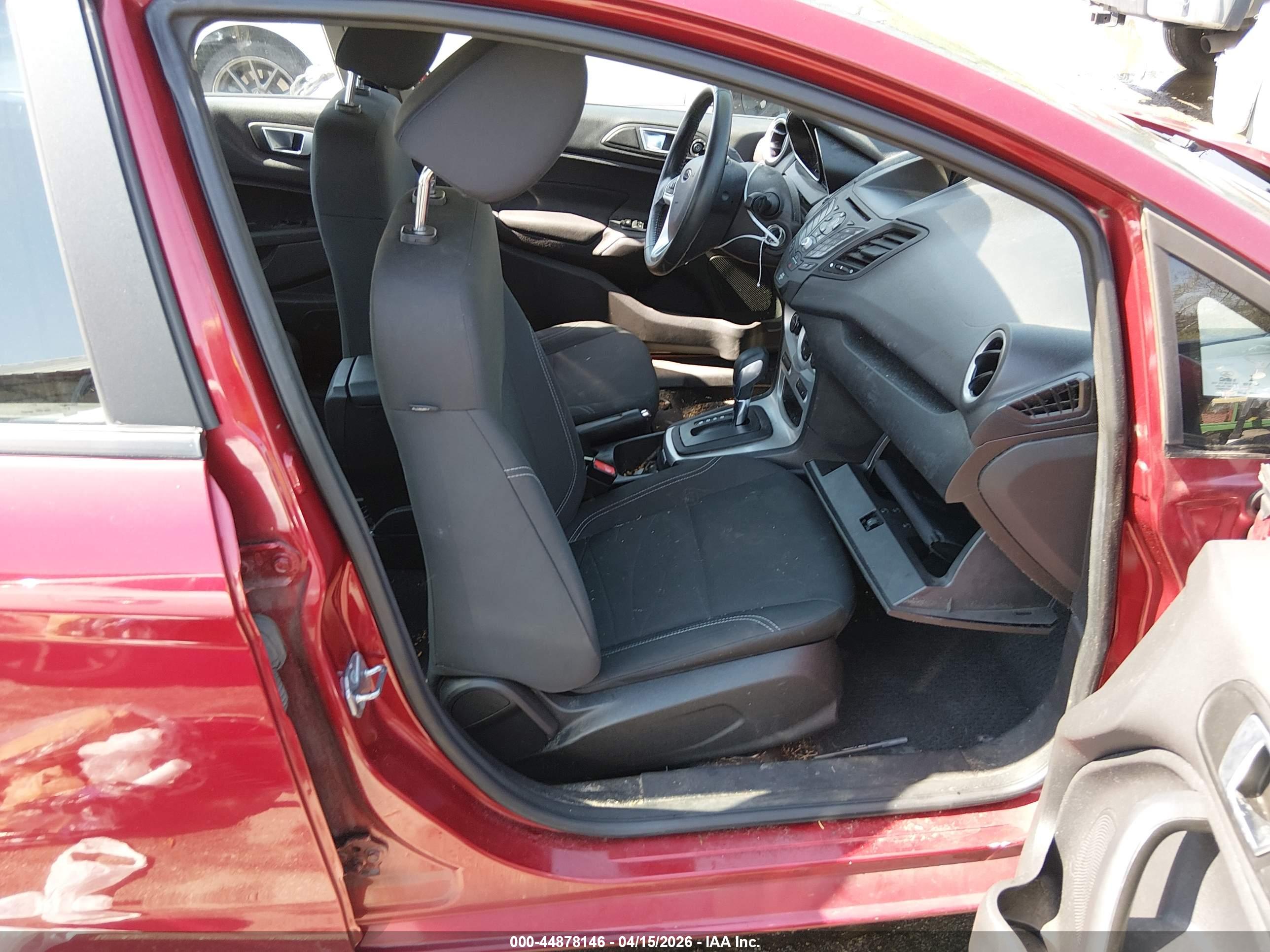 FORD FIESTA image 5