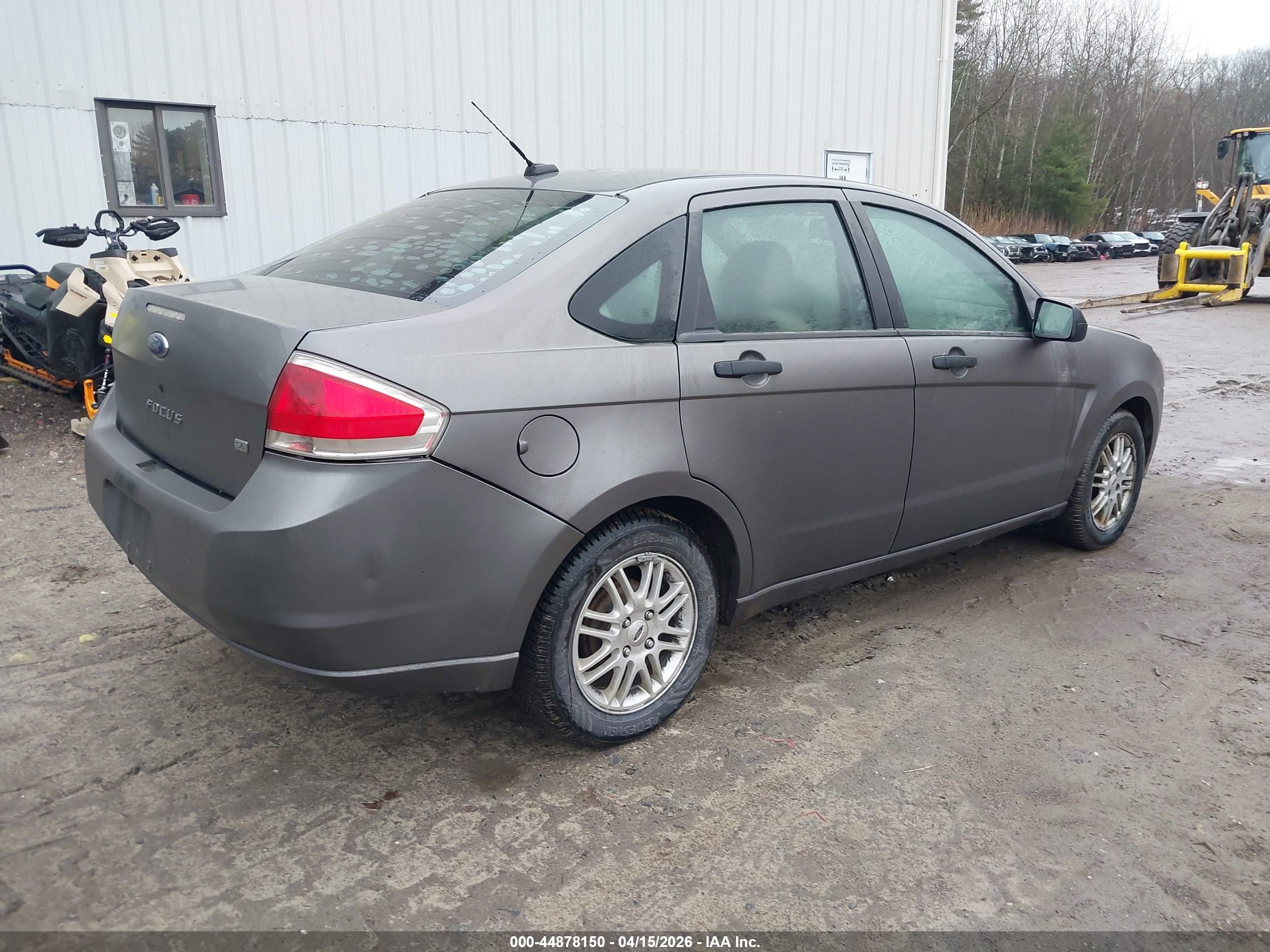 FORD FOCUS image 4