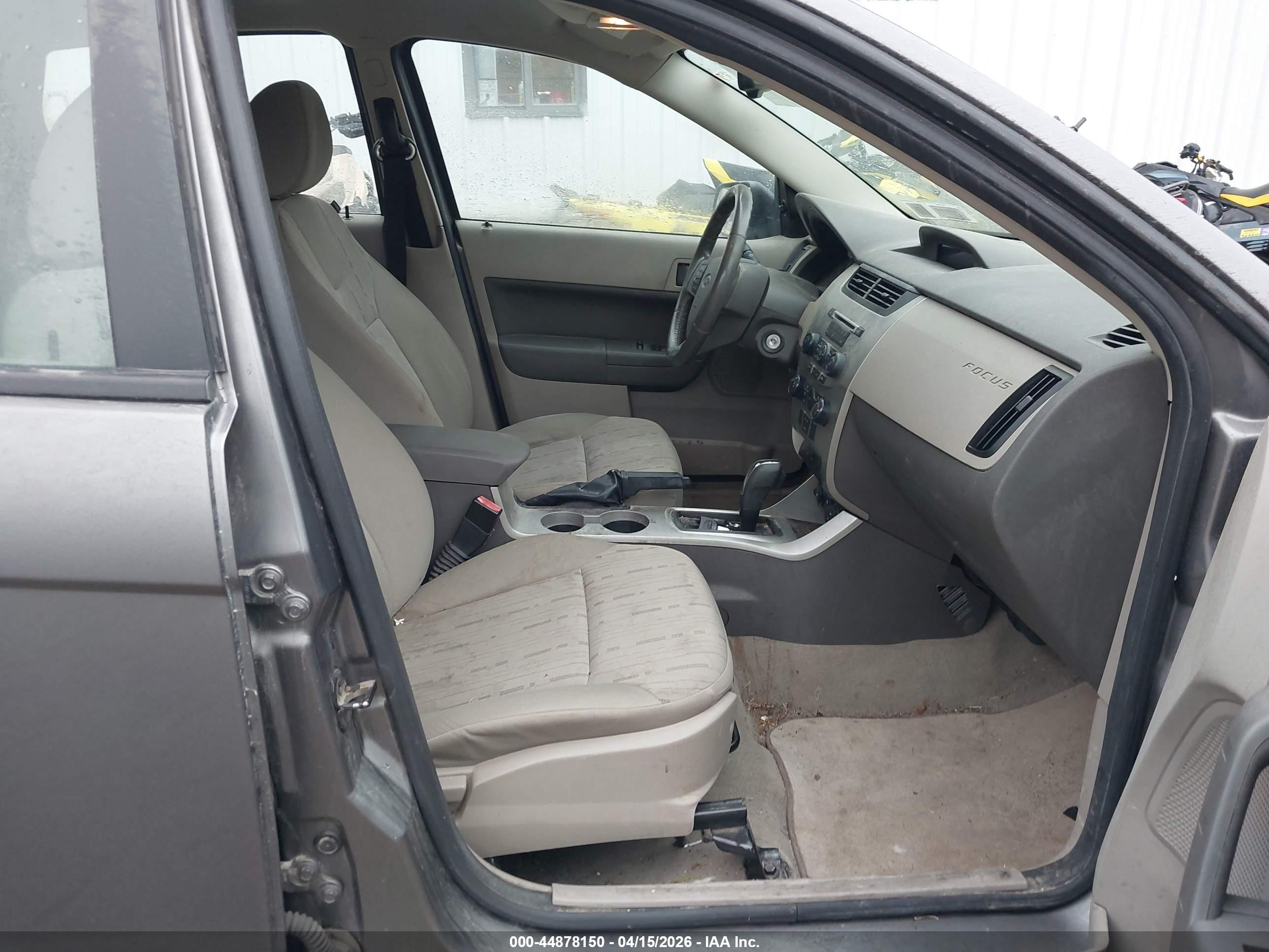 FORD FOCUS image 5
