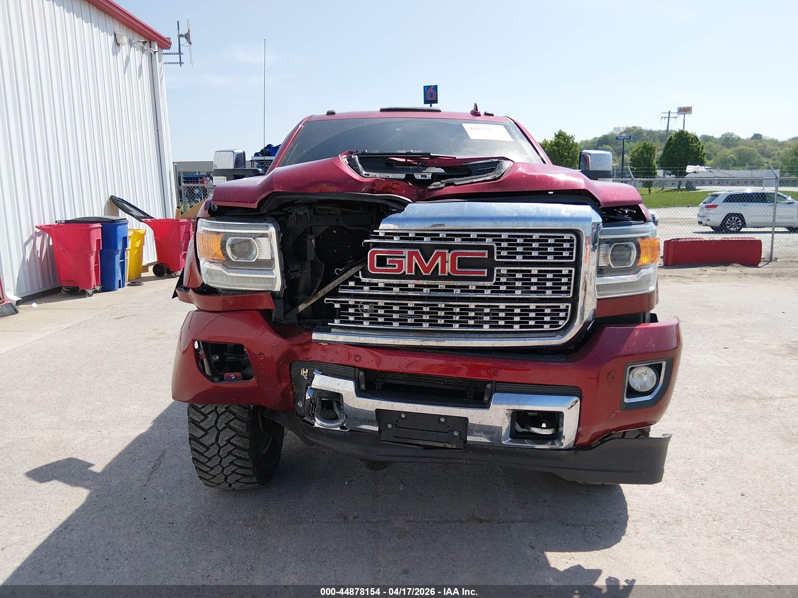 GMC SIERRA image 6