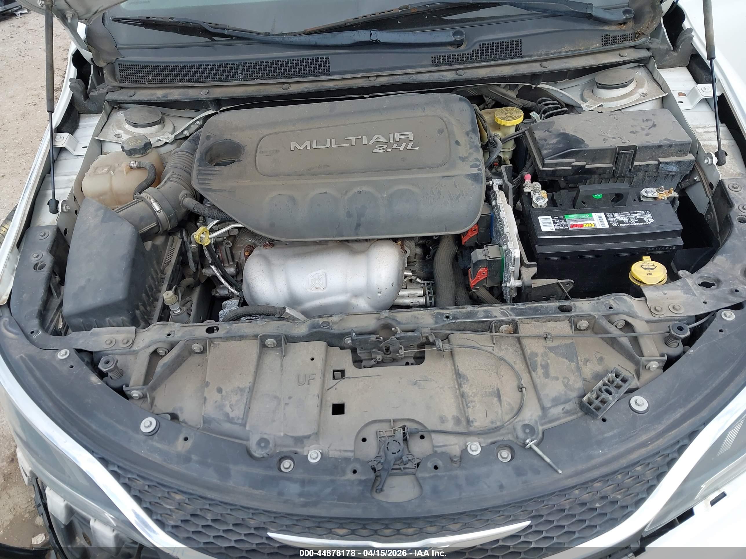 CHRYSLER 200 image 10