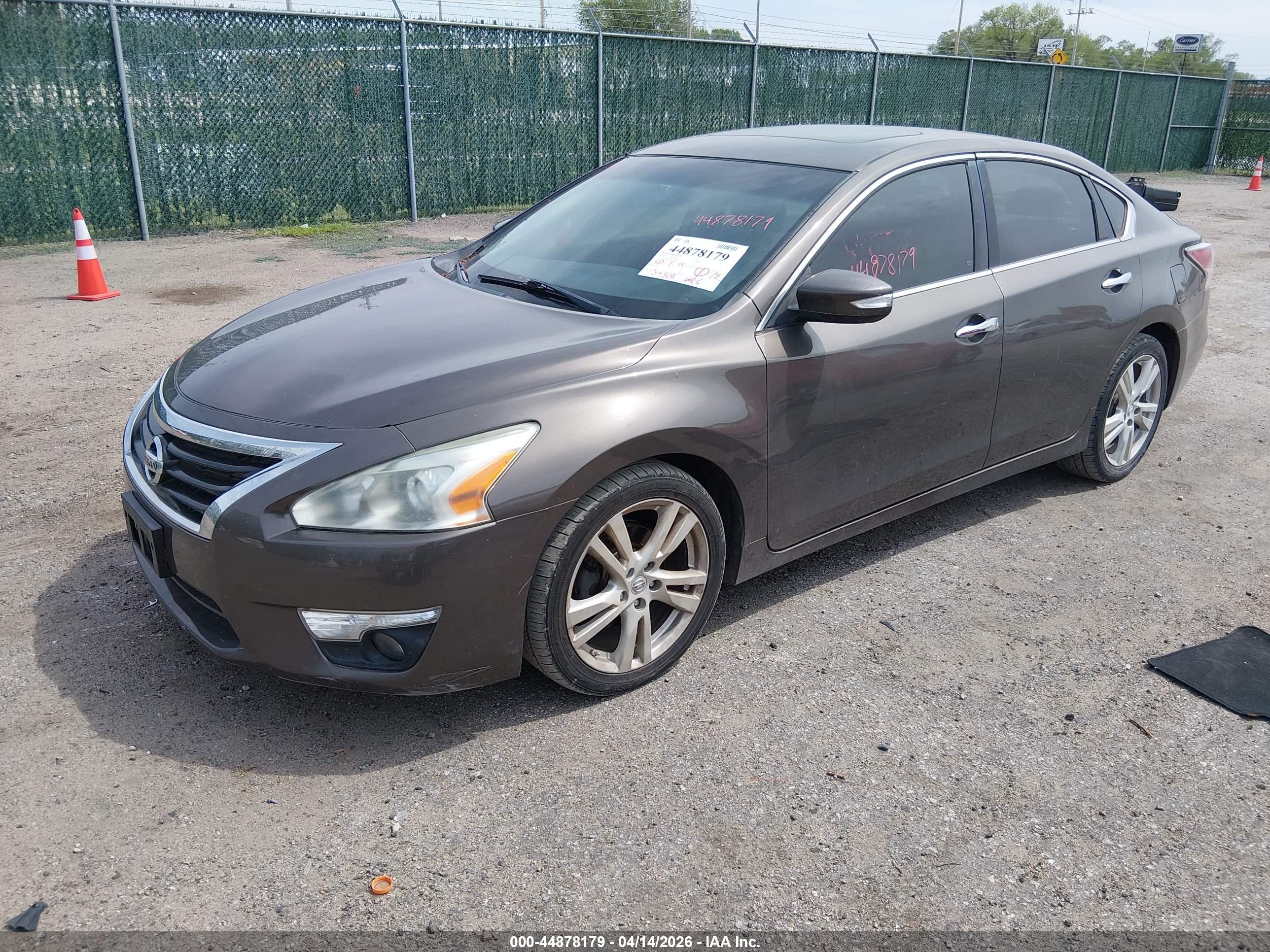 NISSAN ALTIMA image 2