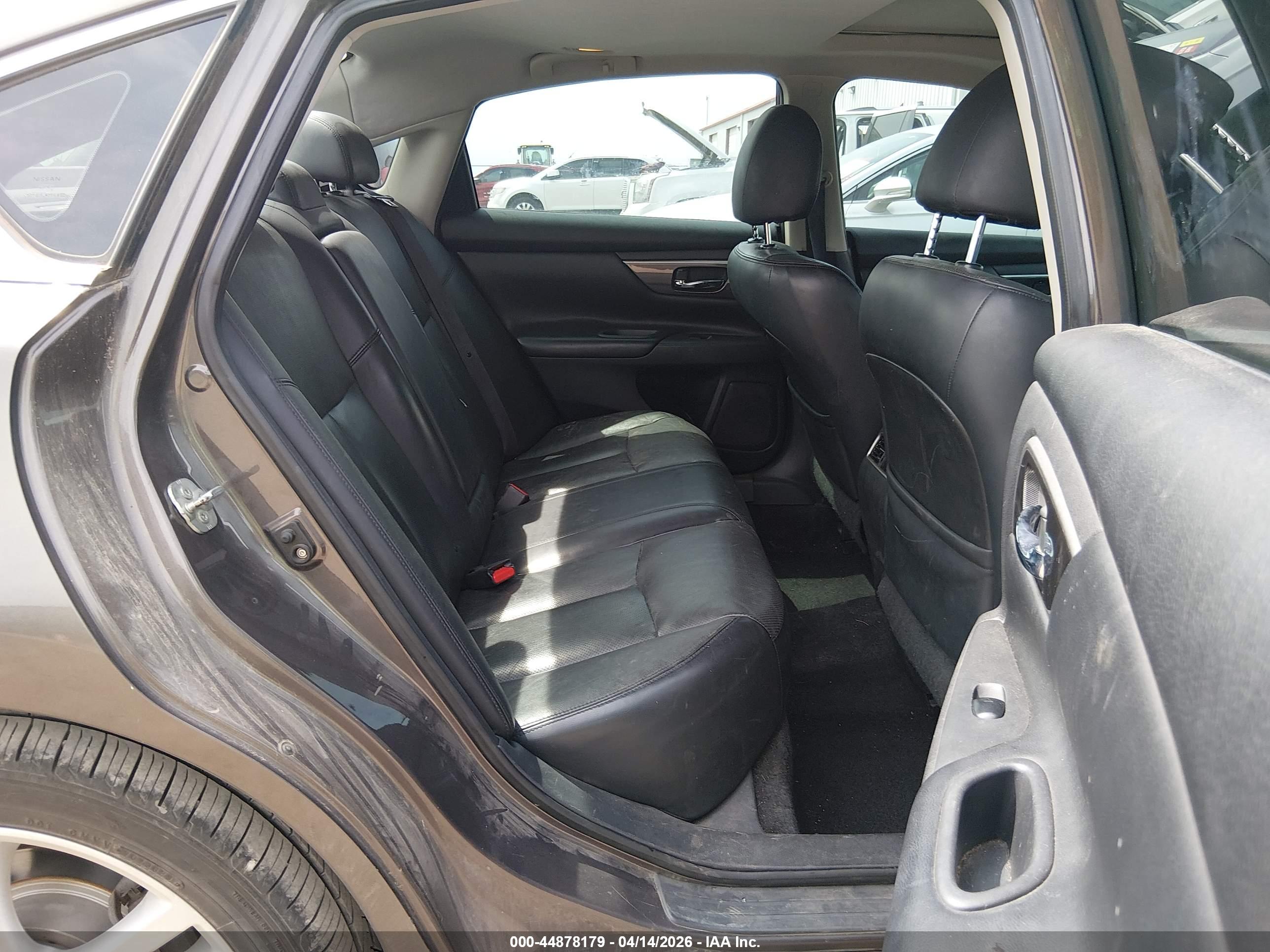 NISSAN ALTIMA image 8
