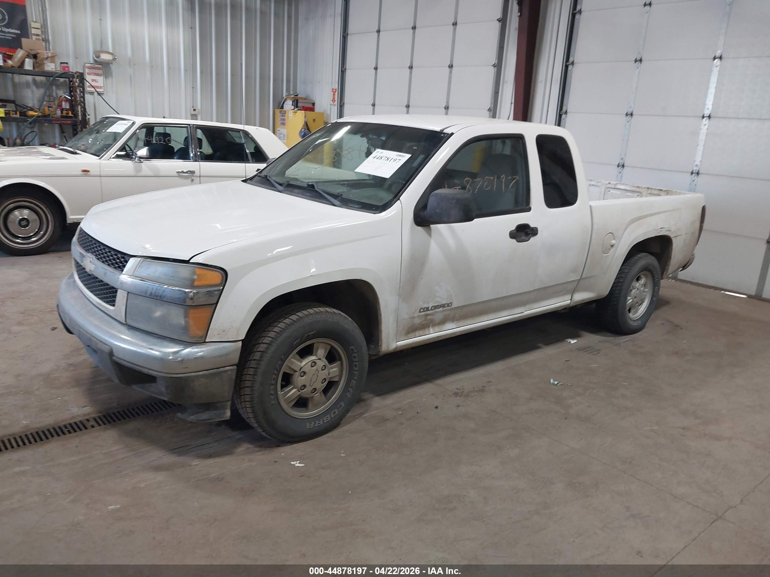 CHEVROLET COLORADO image 2