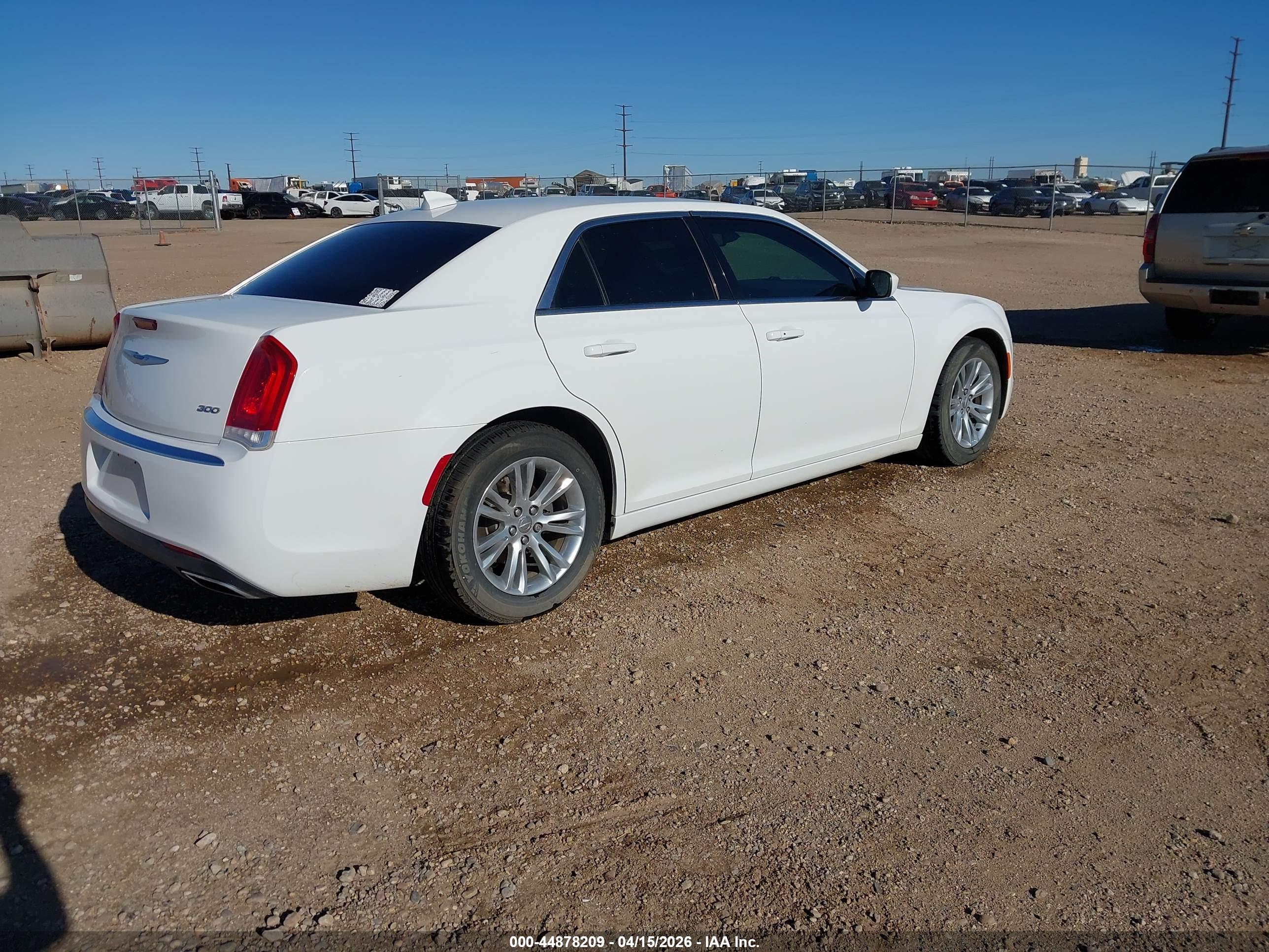 CHRYSLER 300 image 4