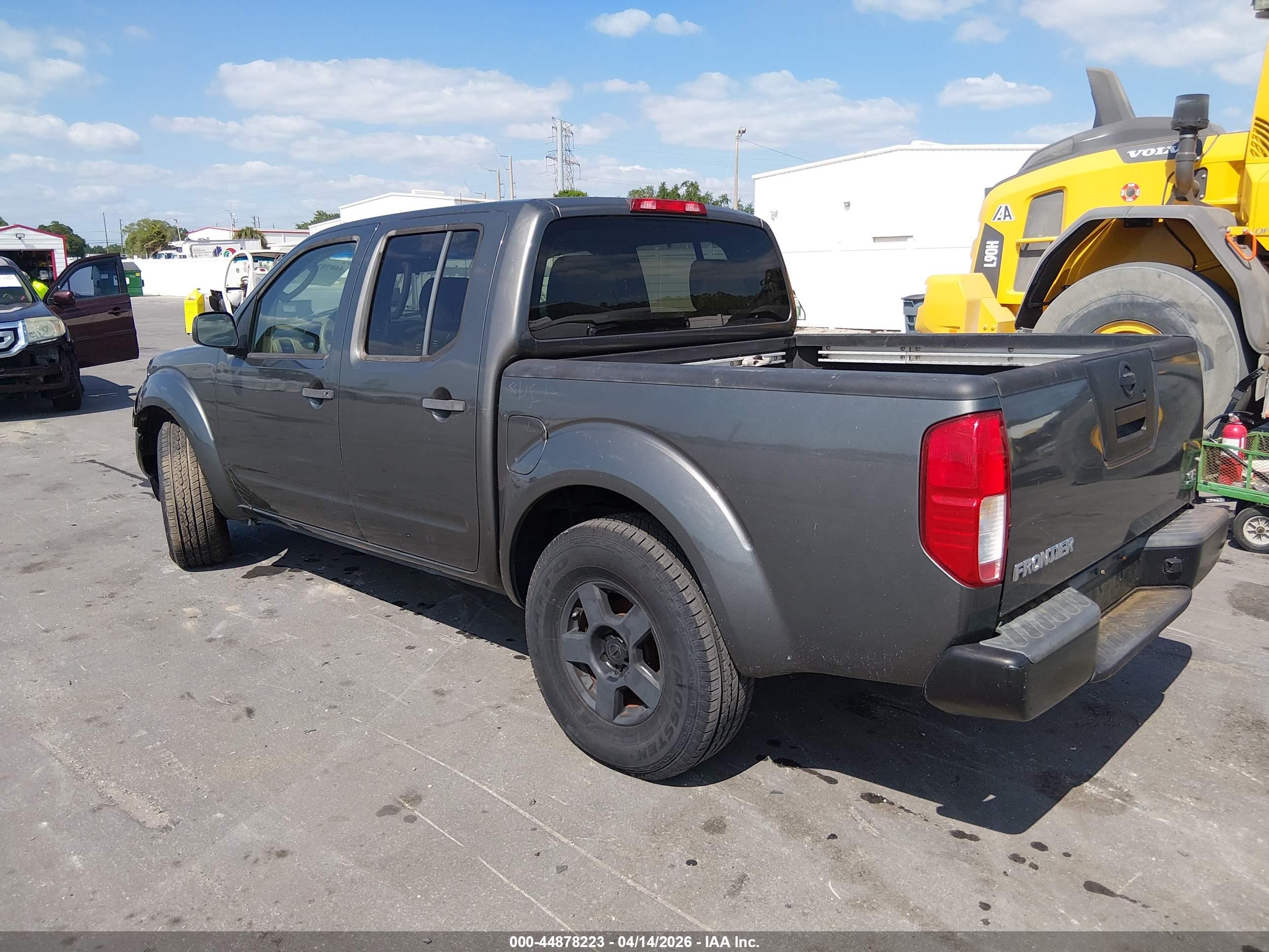 NISSAN FRONTIER image 3