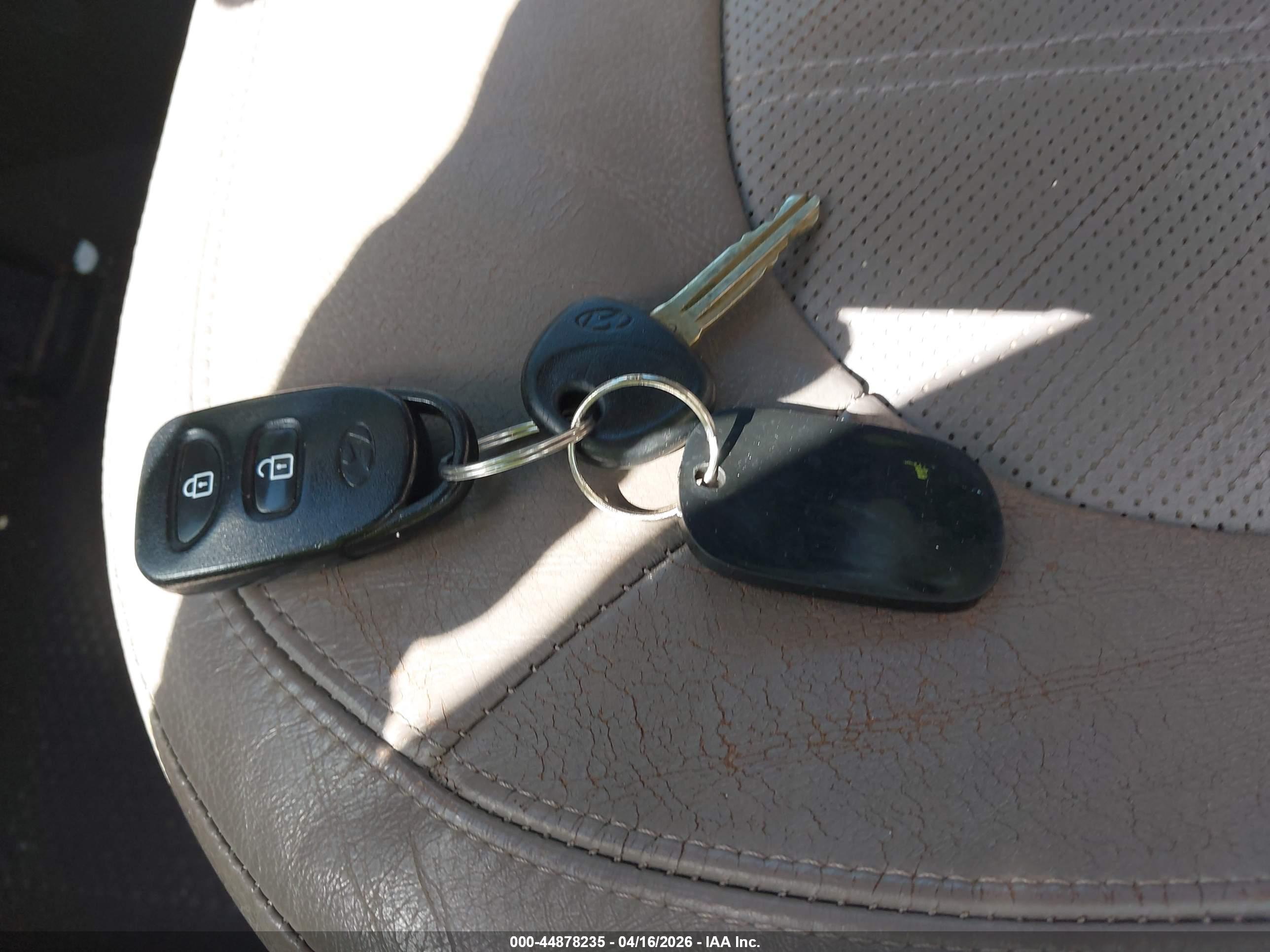 HYUNDAI TUCSON image 11