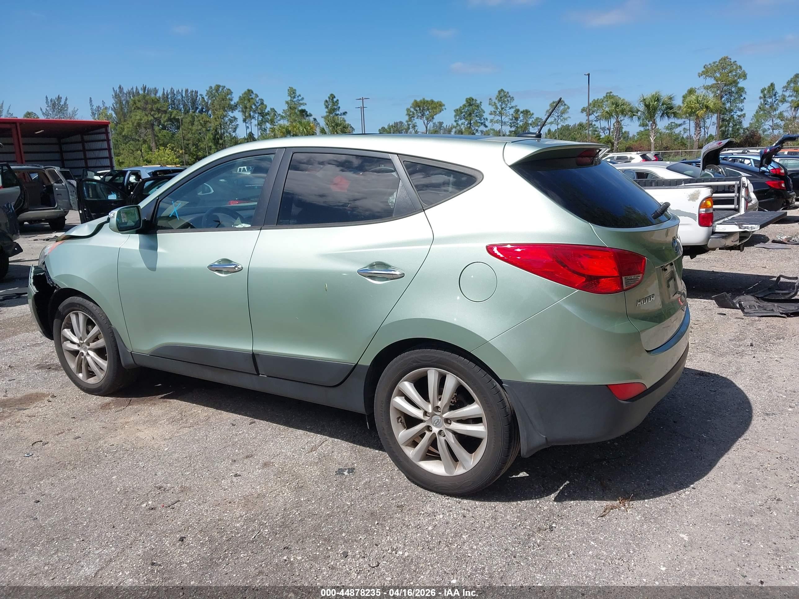 HYUNDAI TUCSON image 3