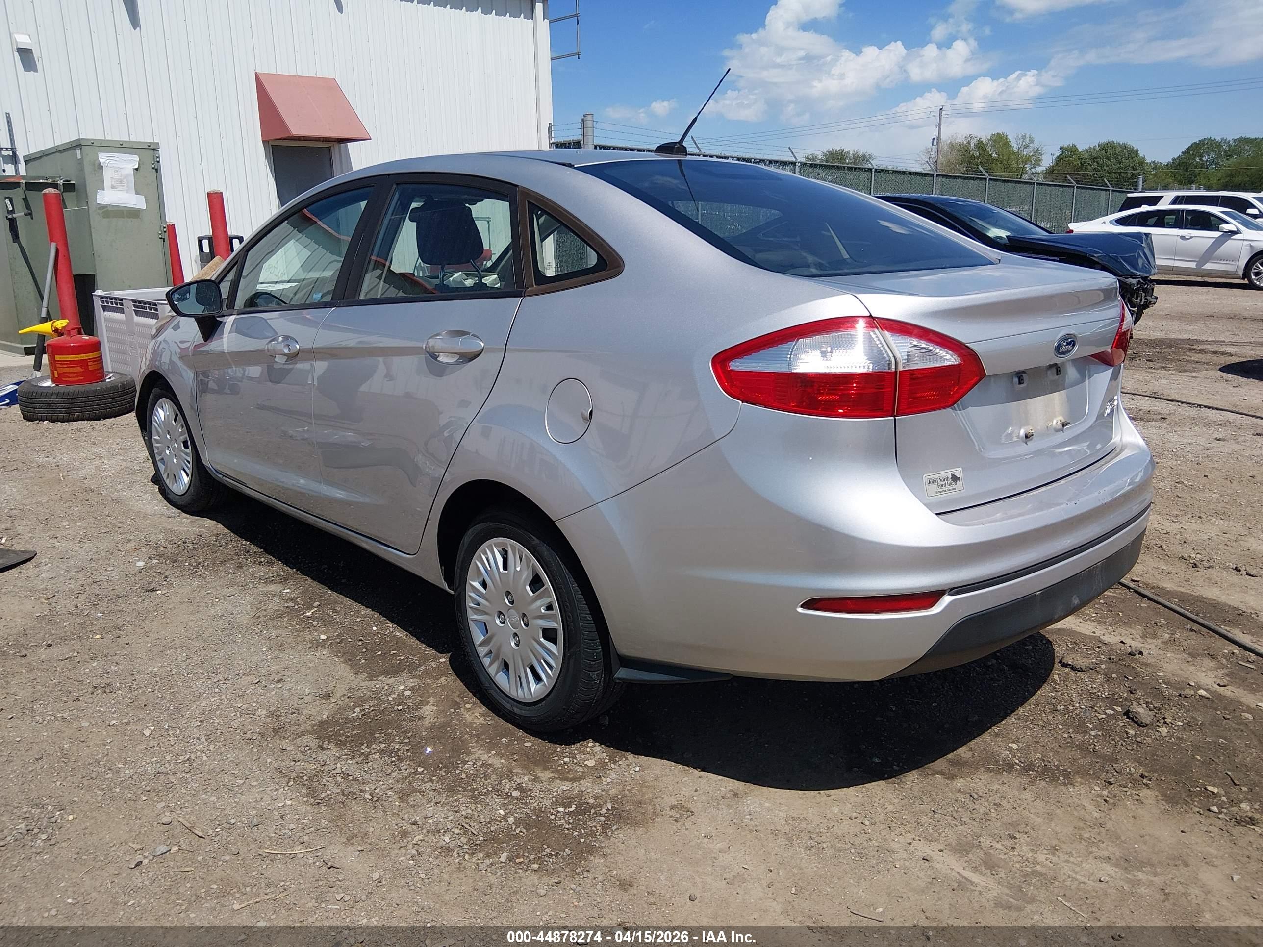 FORD FIESTA image 3