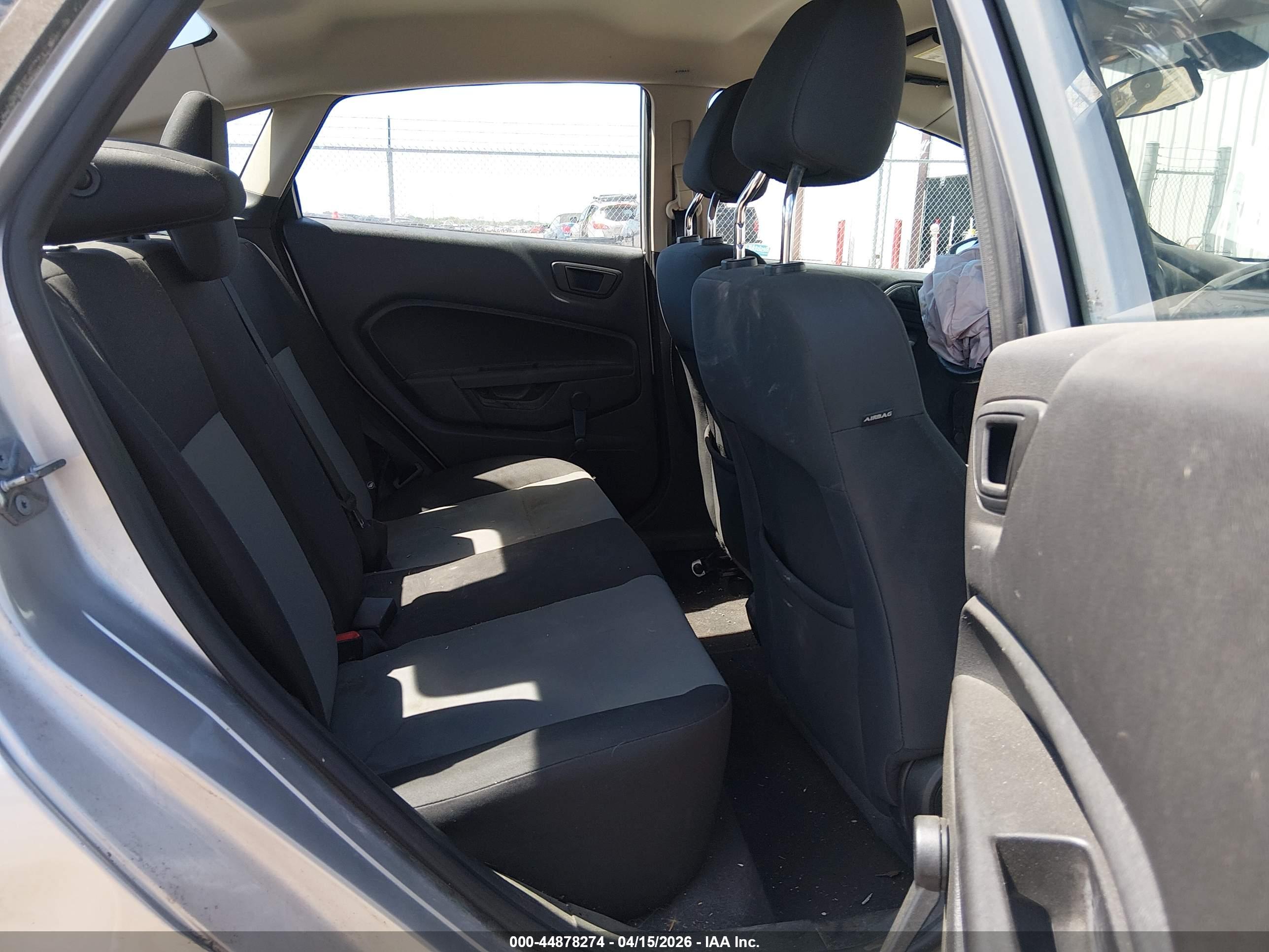 FORD FIESTA image 8