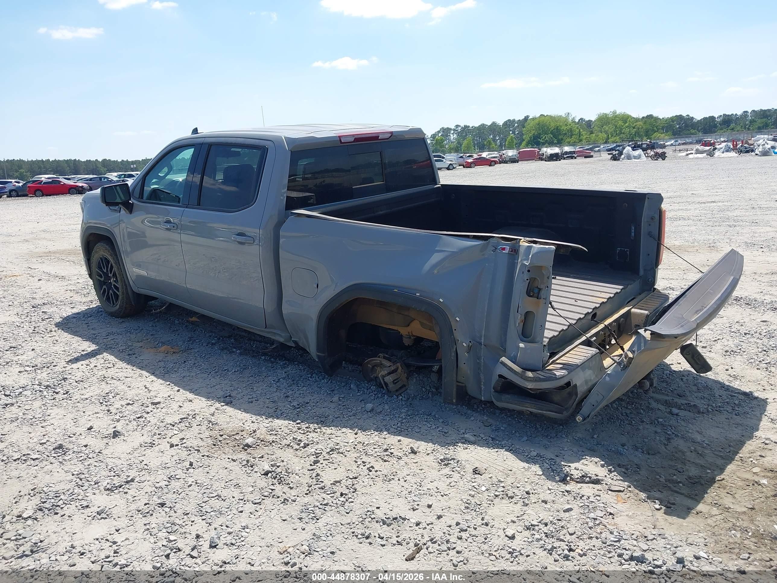 GMC SIERRA image 3