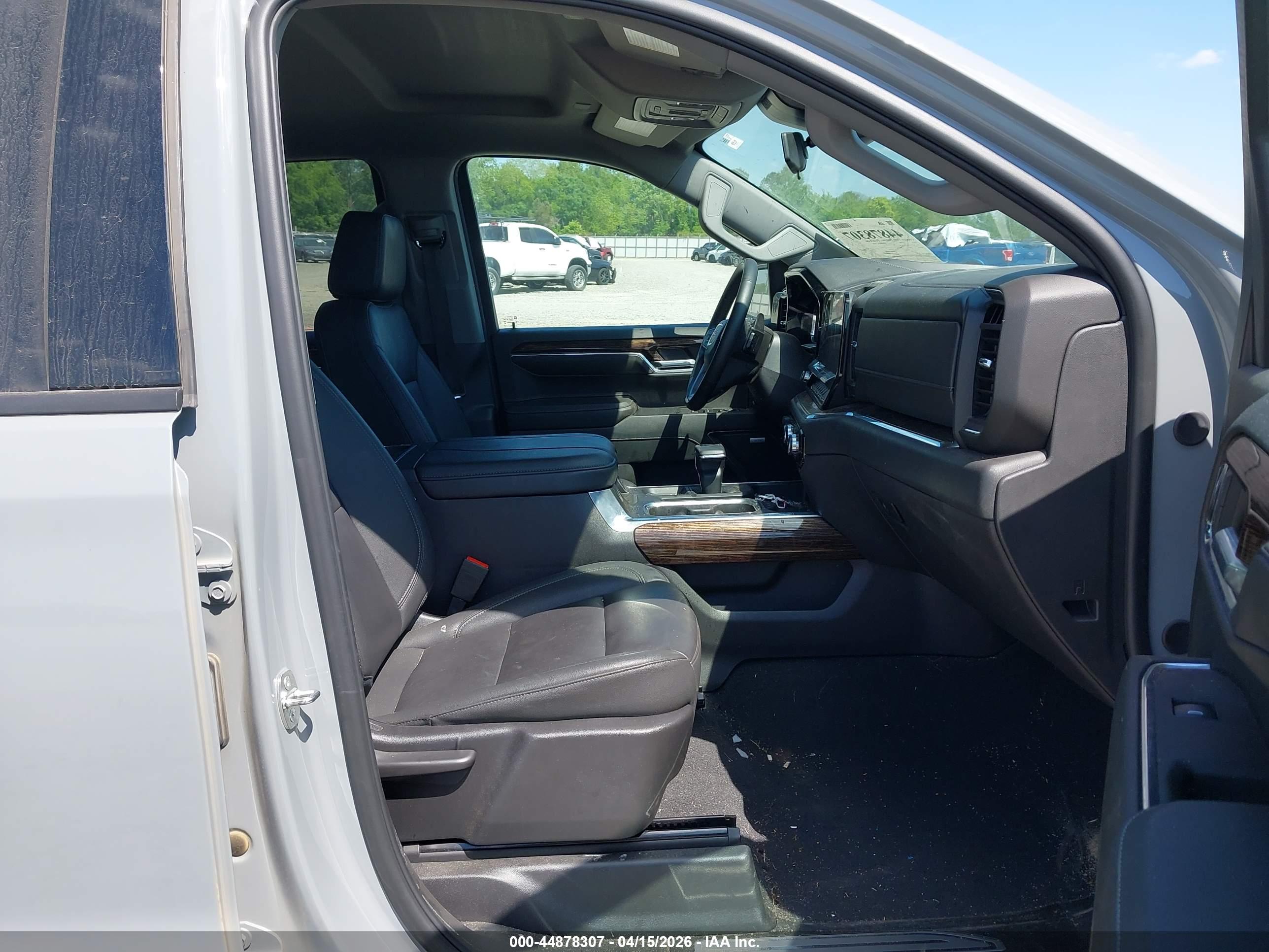 GMC SIERRA image 5