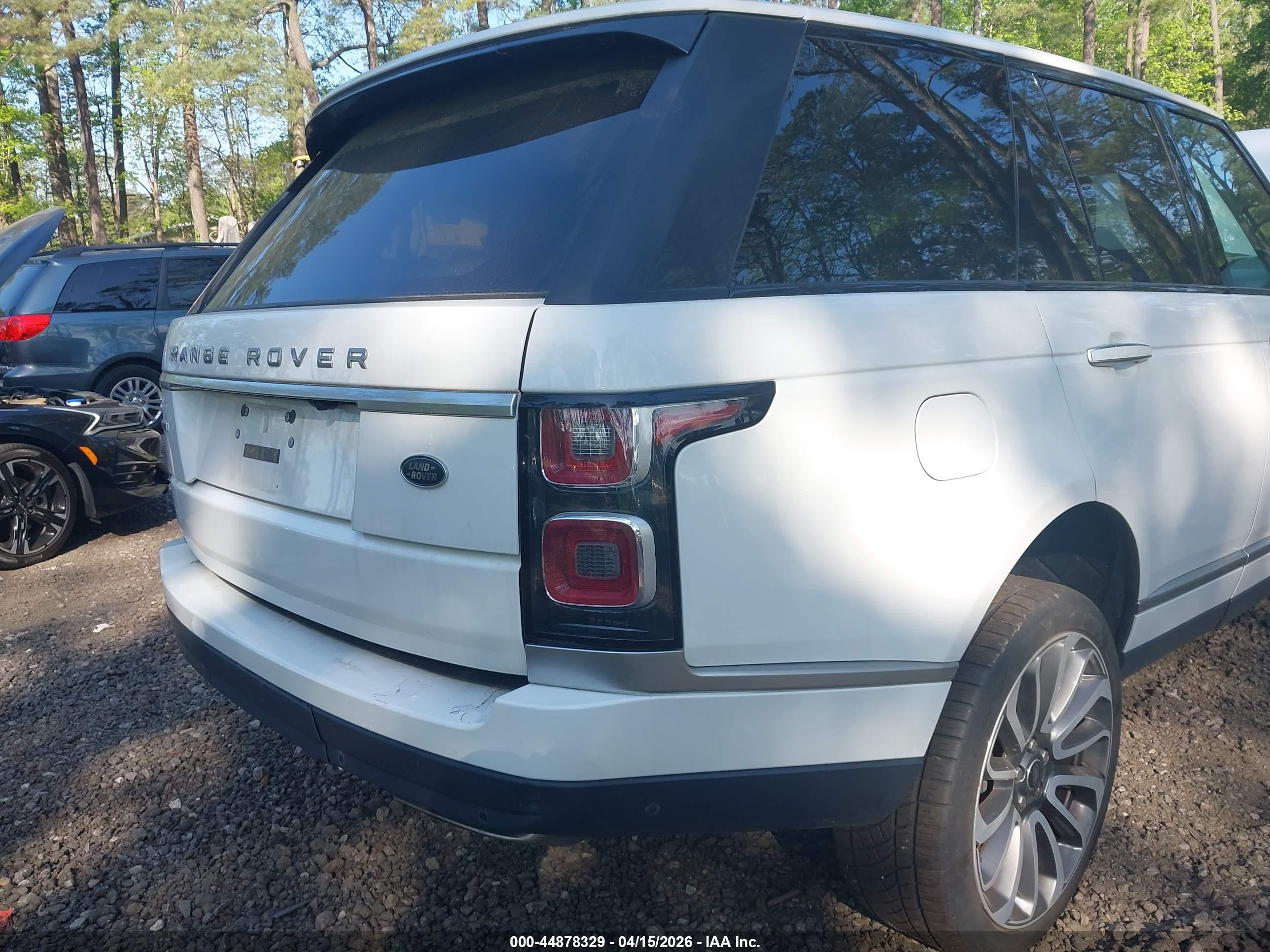 LAND ROVER image 6
