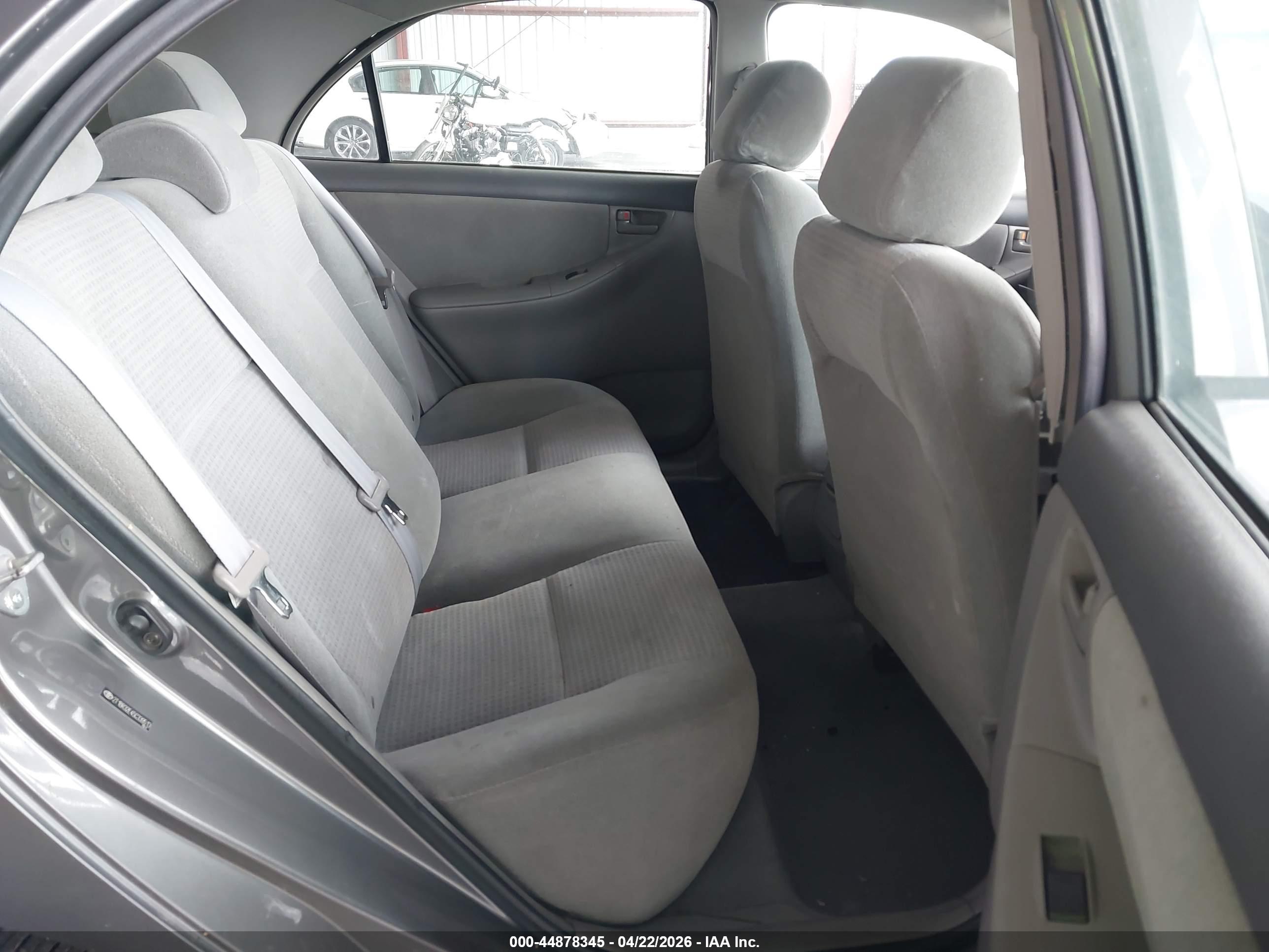 TOYOTA COROLLA image 8