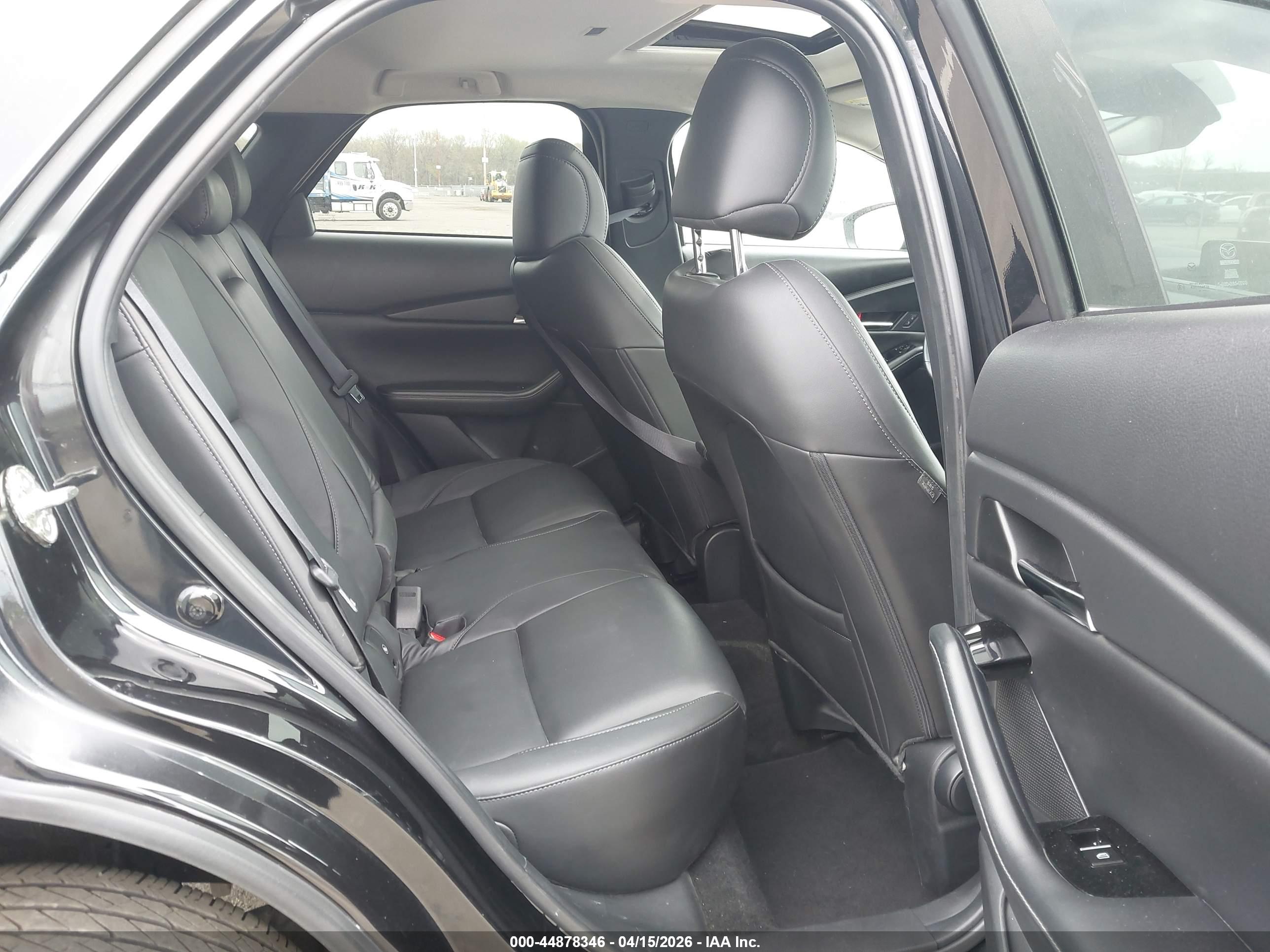MAZDA CX-30 image 8