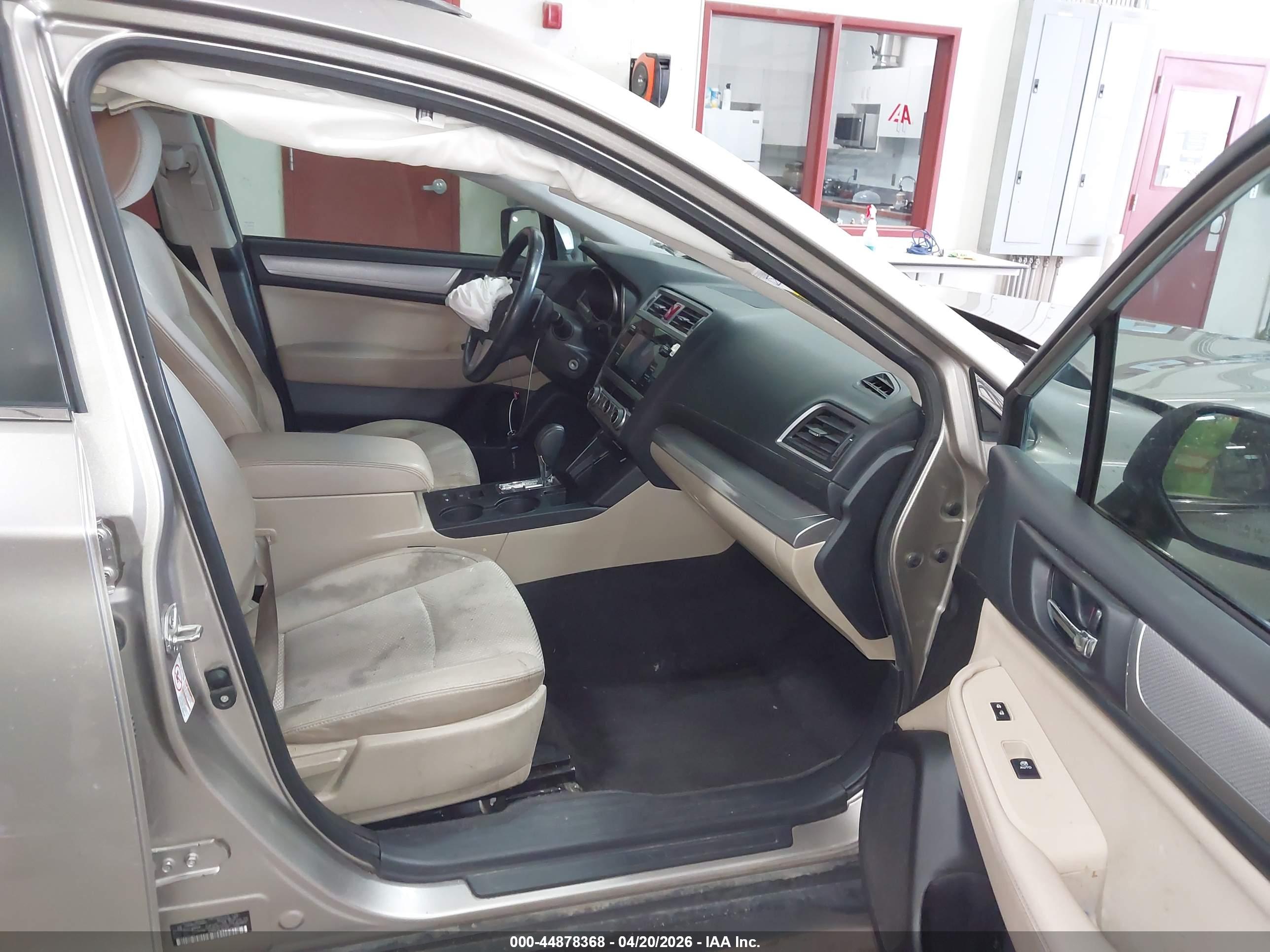 SUBARU OUTBACK image 5