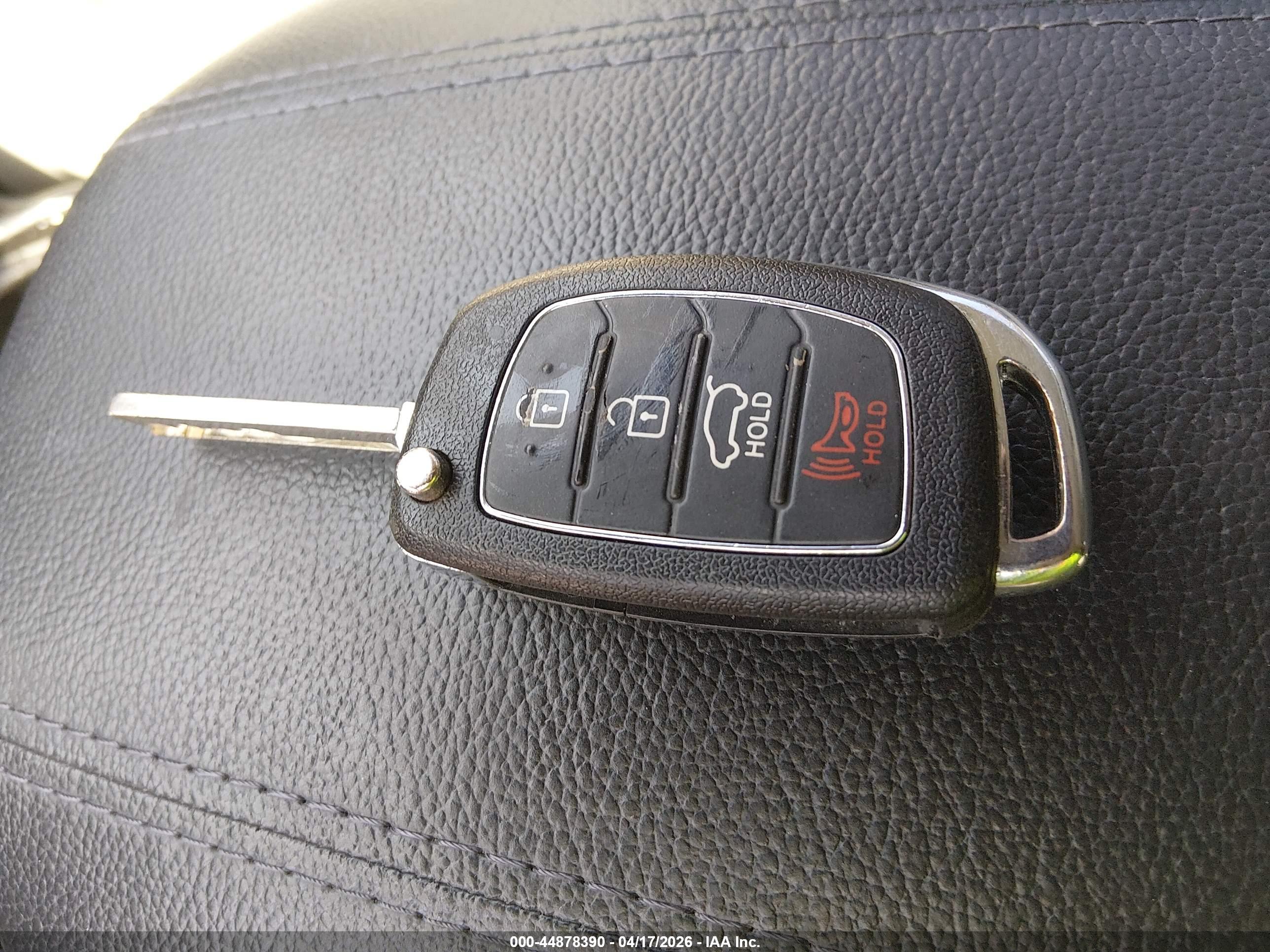 HYUNDAI SANTA image 11