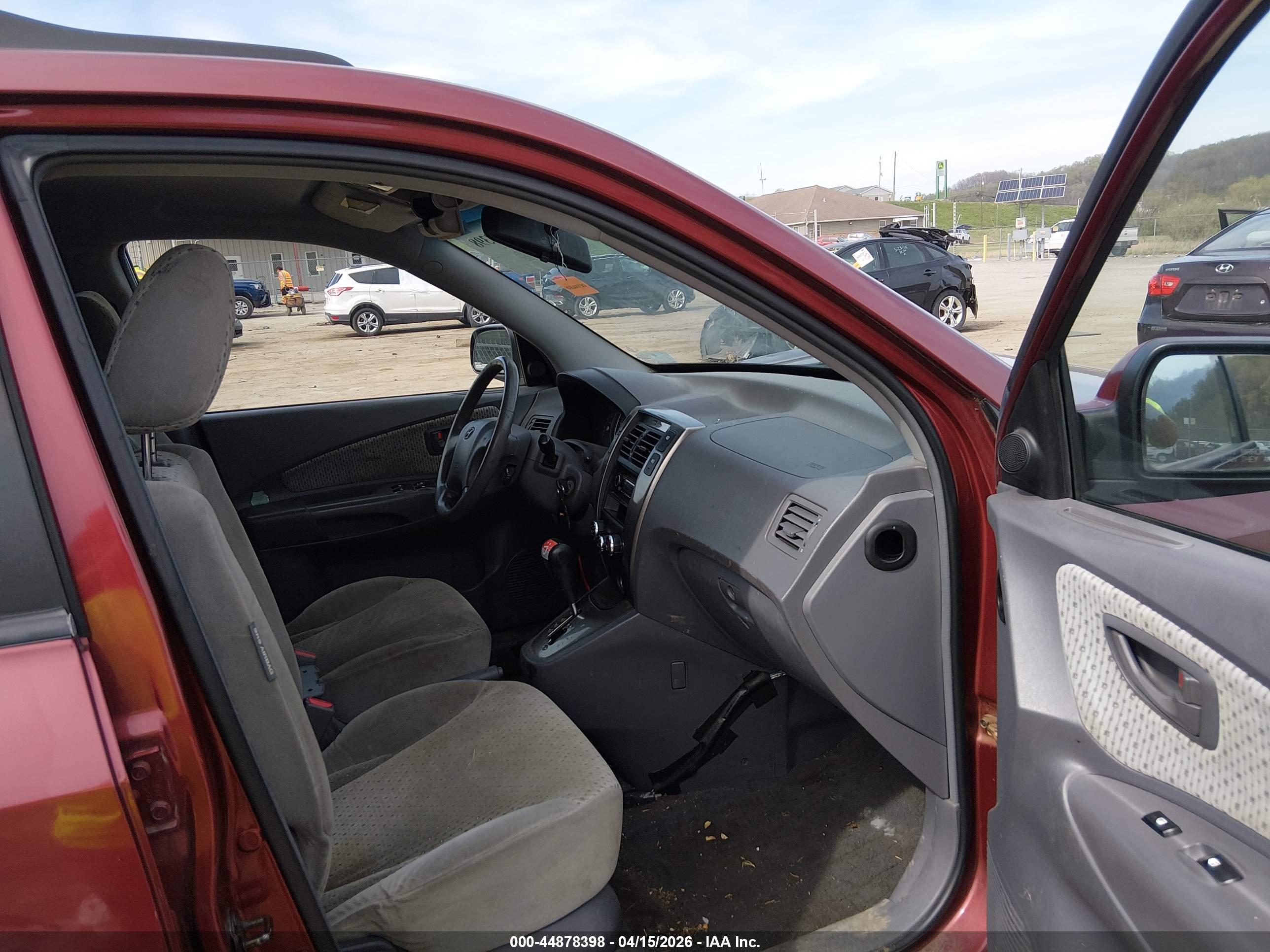 HYUNDAI TUCSON image 5