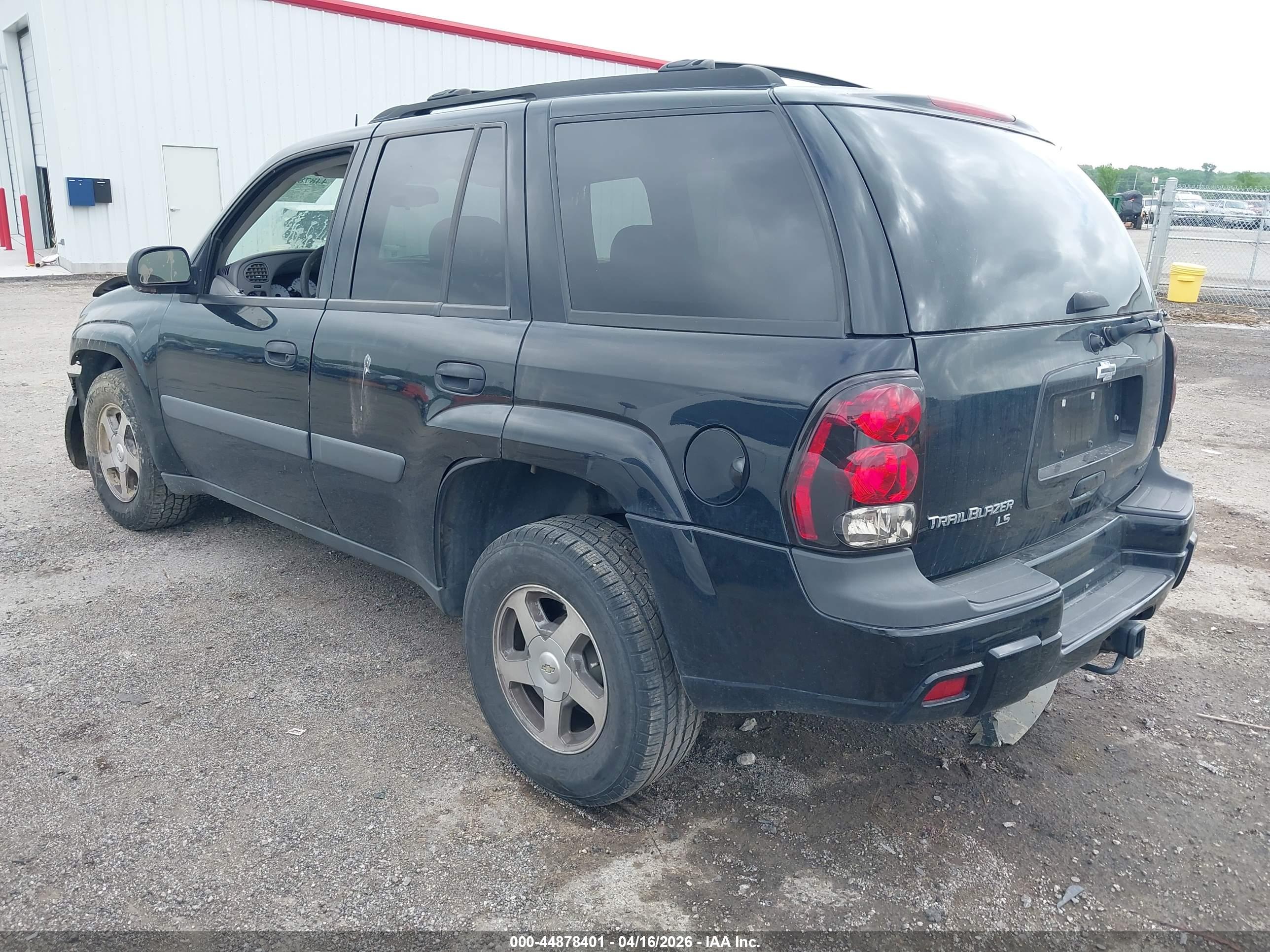 CHEVROLET TRAILBLAZER image 3