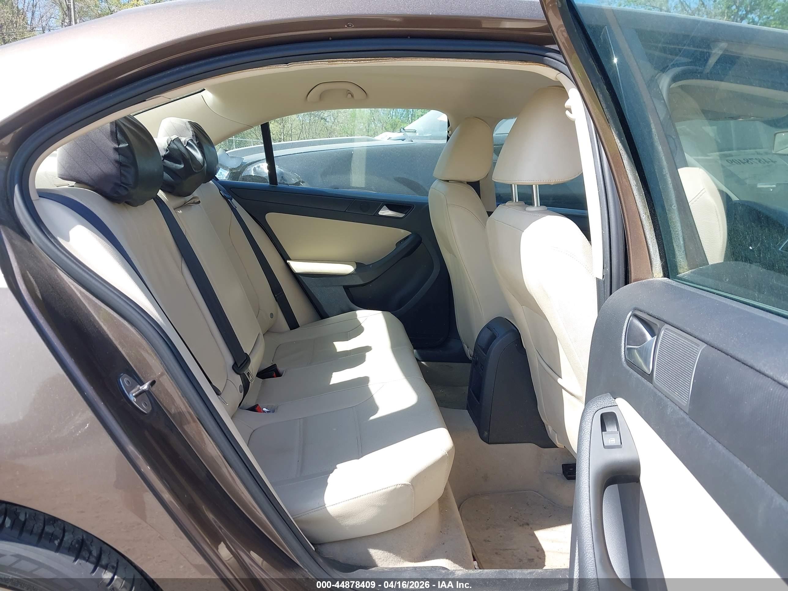 VOLKSWAGEN JETTA image 8