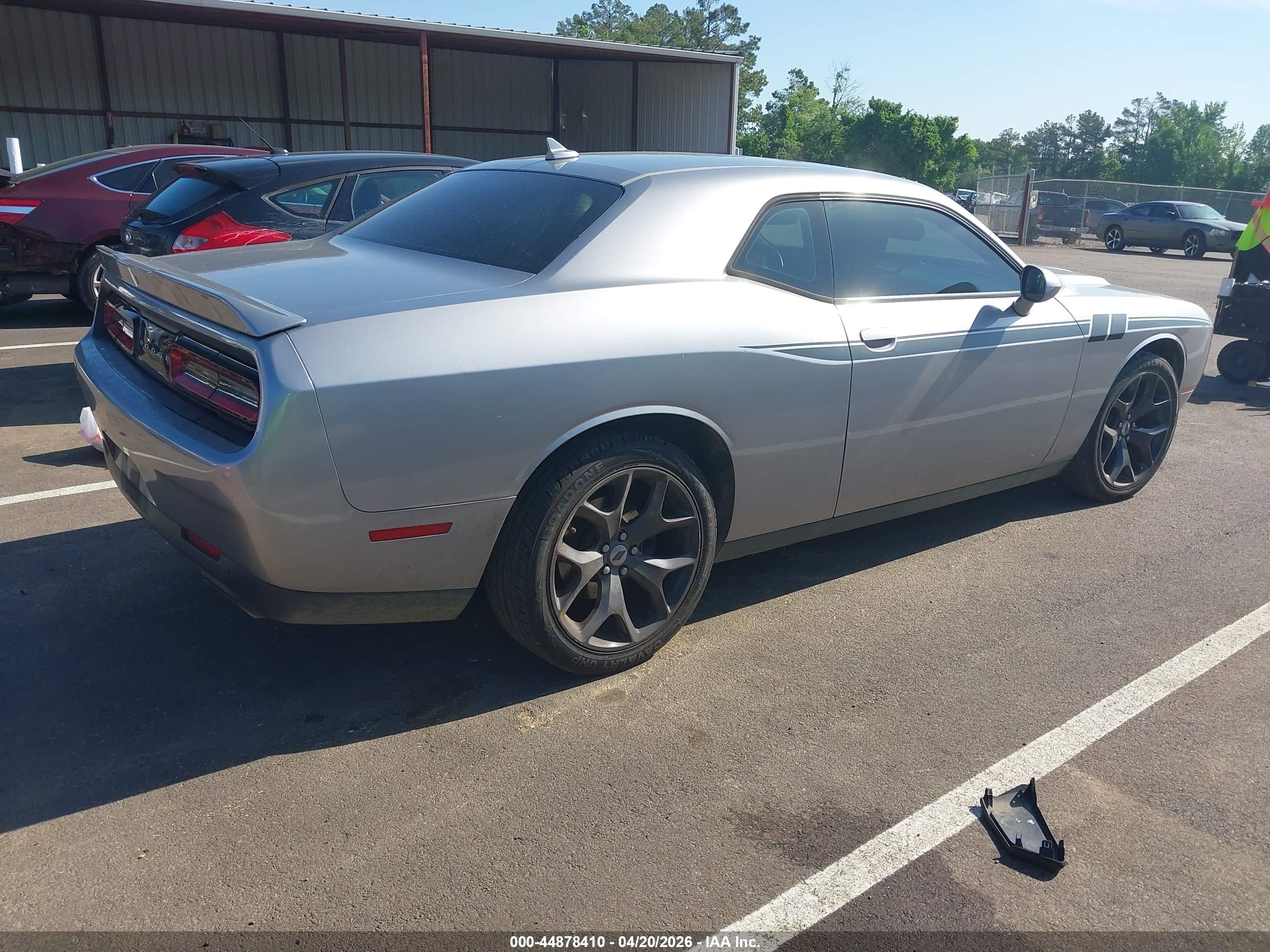 DODGE CHALLENGER image 4