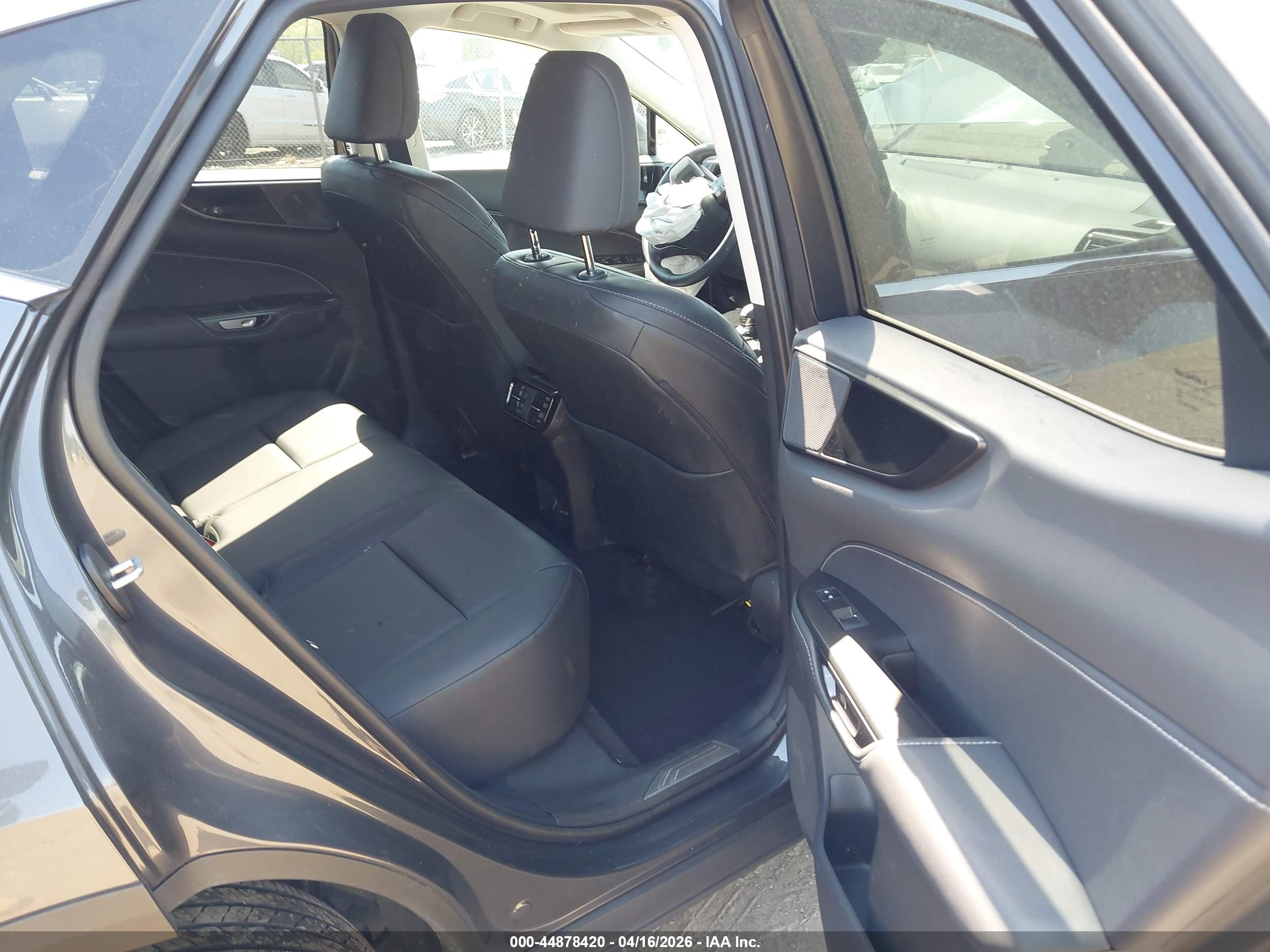 LEXUS NX image 8