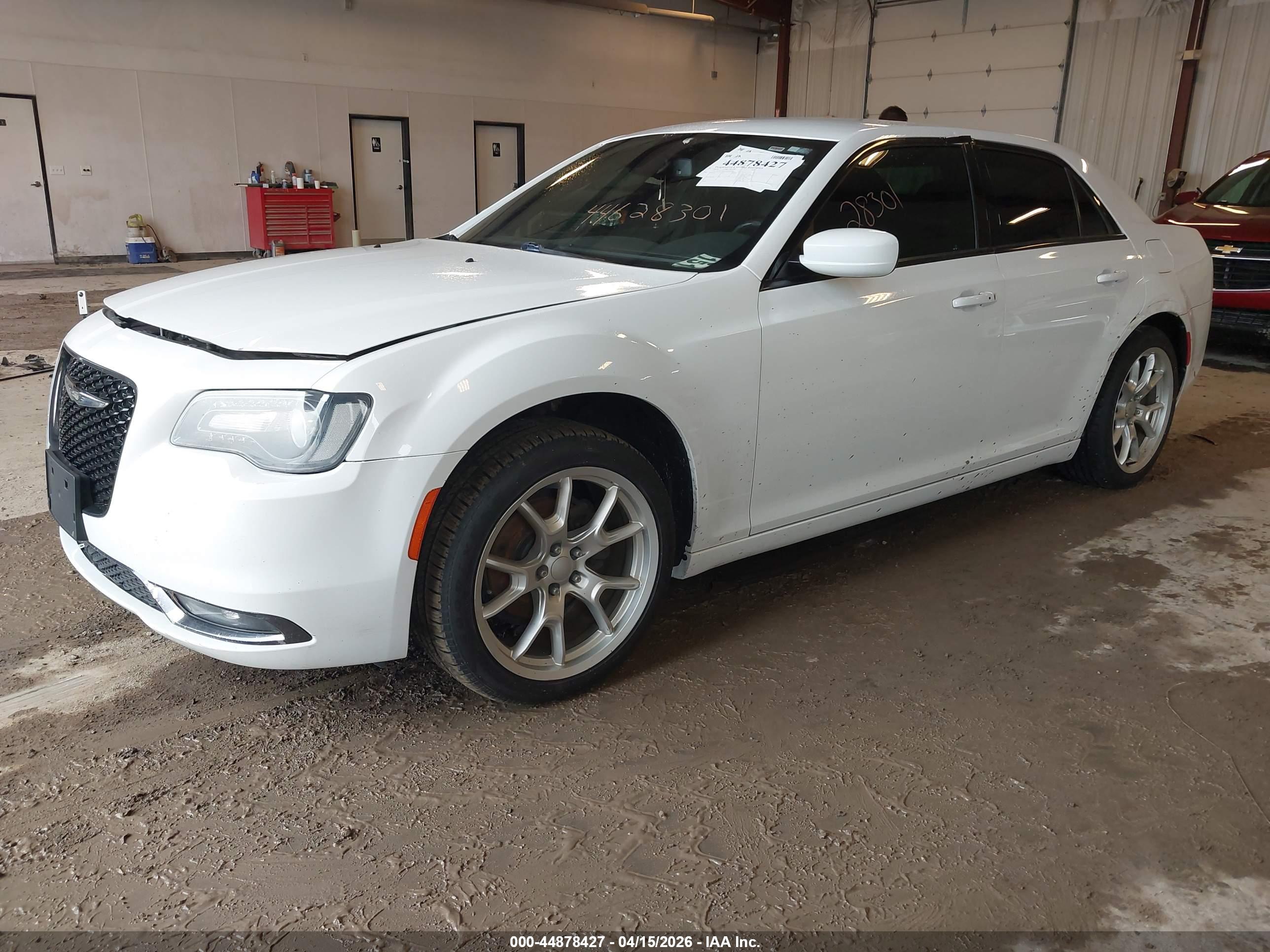 CHRYSLER 300 image 2