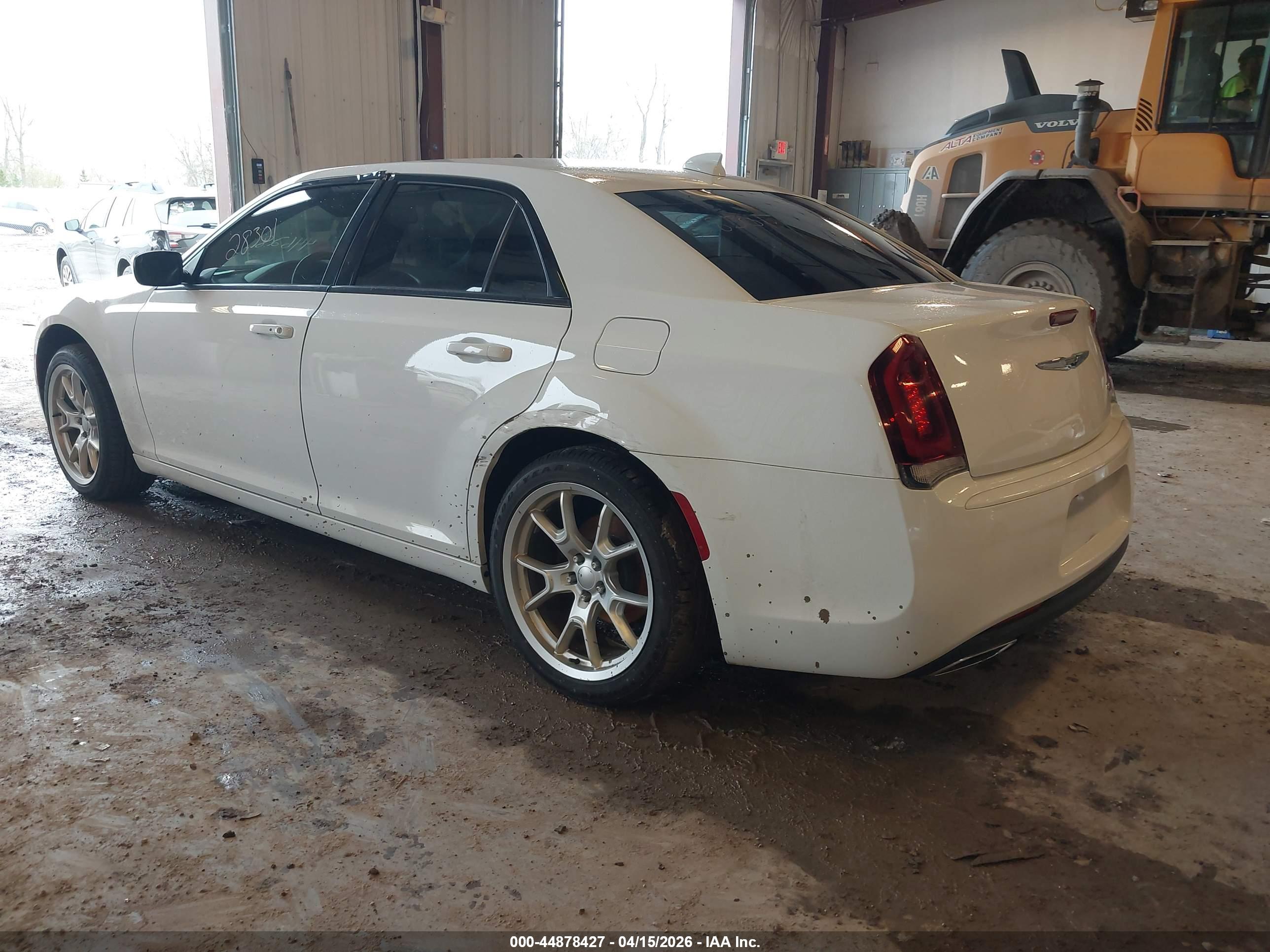 CHRYSLER 300 image 3